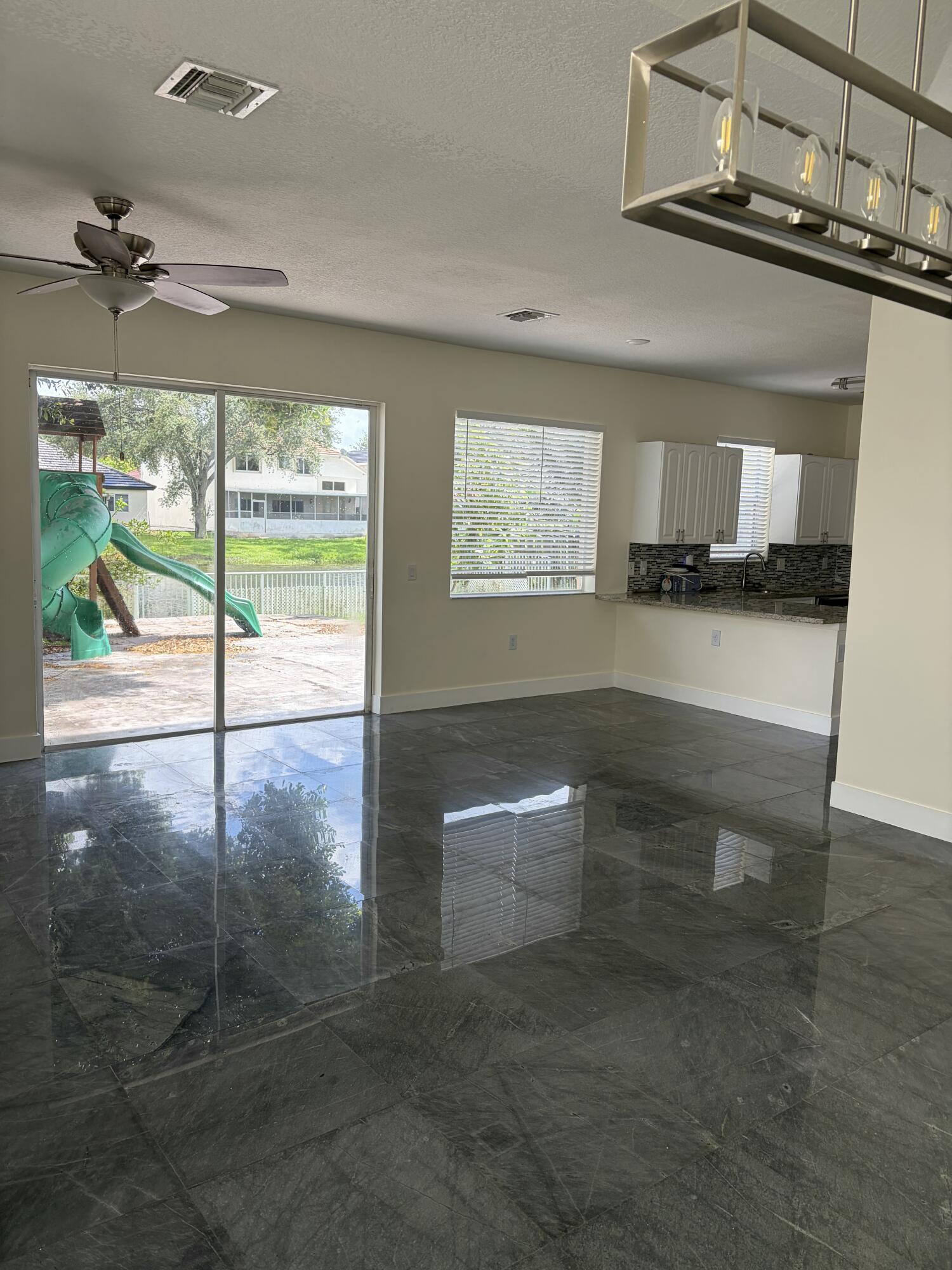 LAKES AT PEMBROKE - Residential Lease