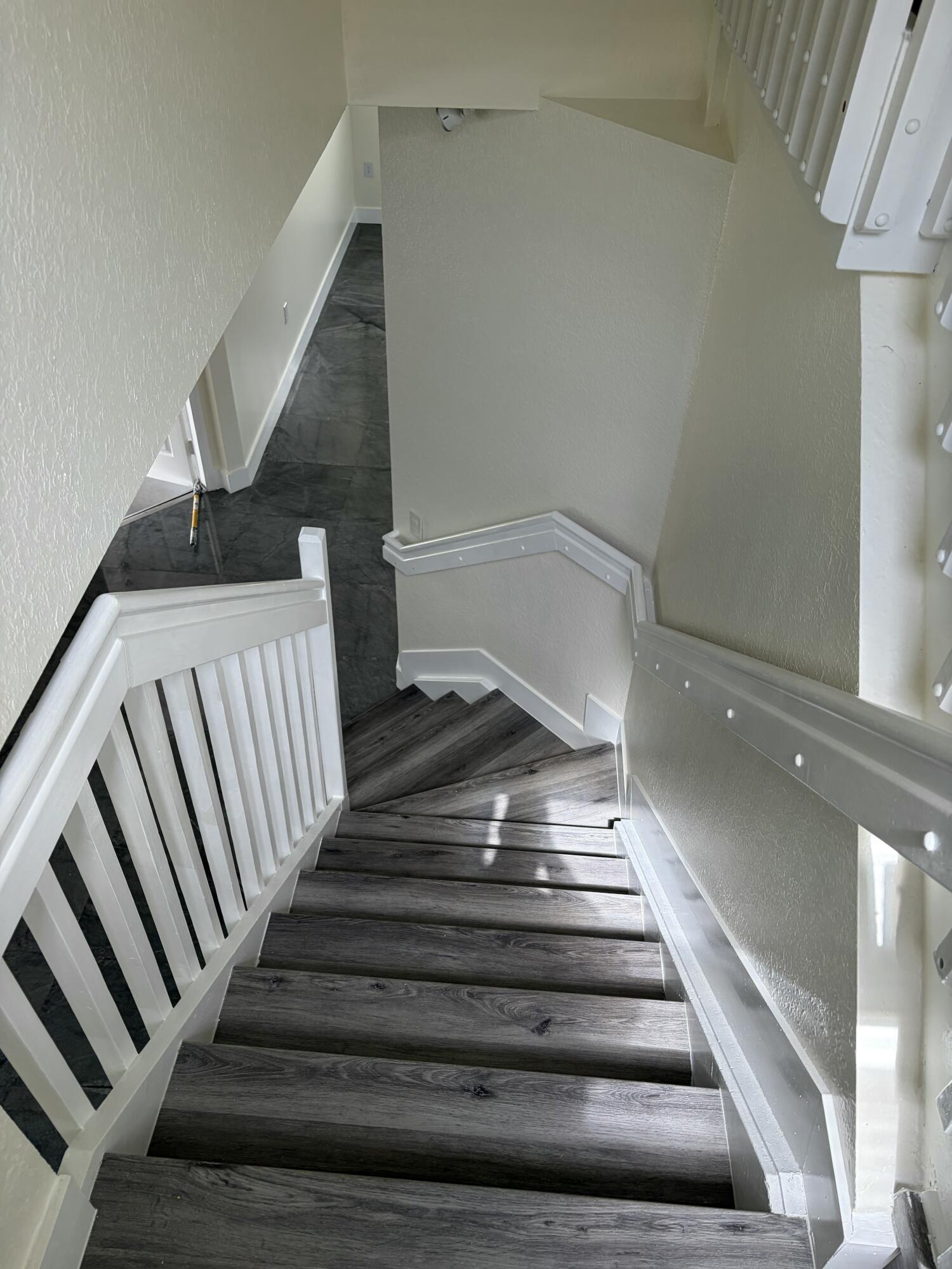 LAKES AT PEMBROKE - Residential Lease