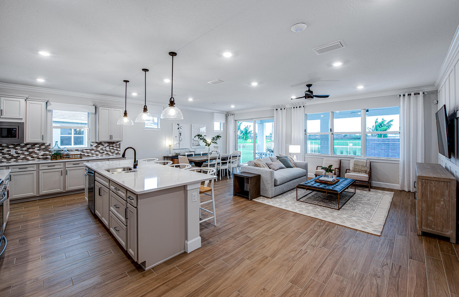 COSTA POINTE - Residential