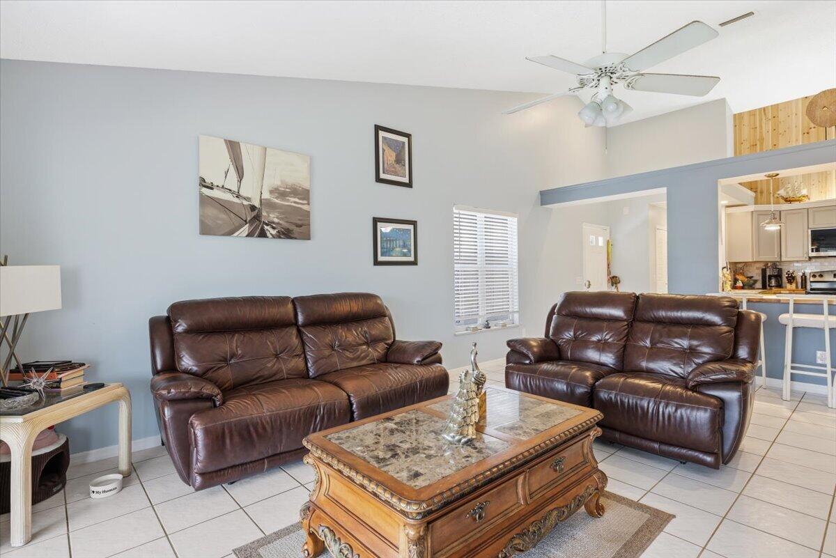 TROPICAL EAST - Residential