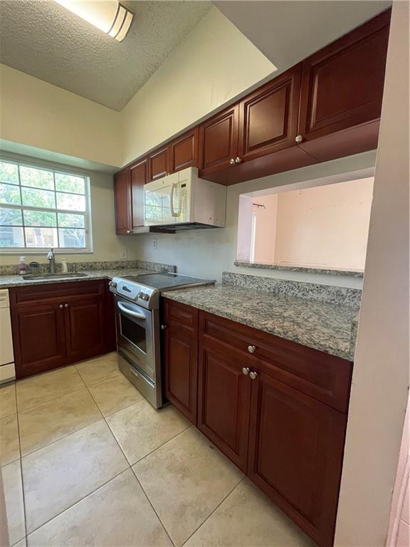 WATERS EDGE AT DEERFIELD CONDO - Residential Lease