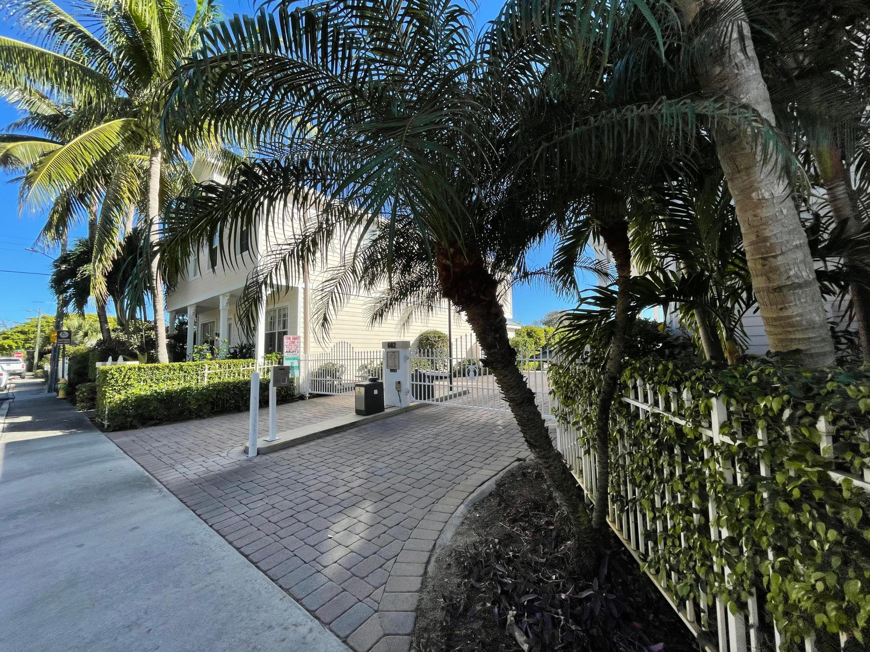 PINEAPPLE VILLAGE NORTH - Residential Lease