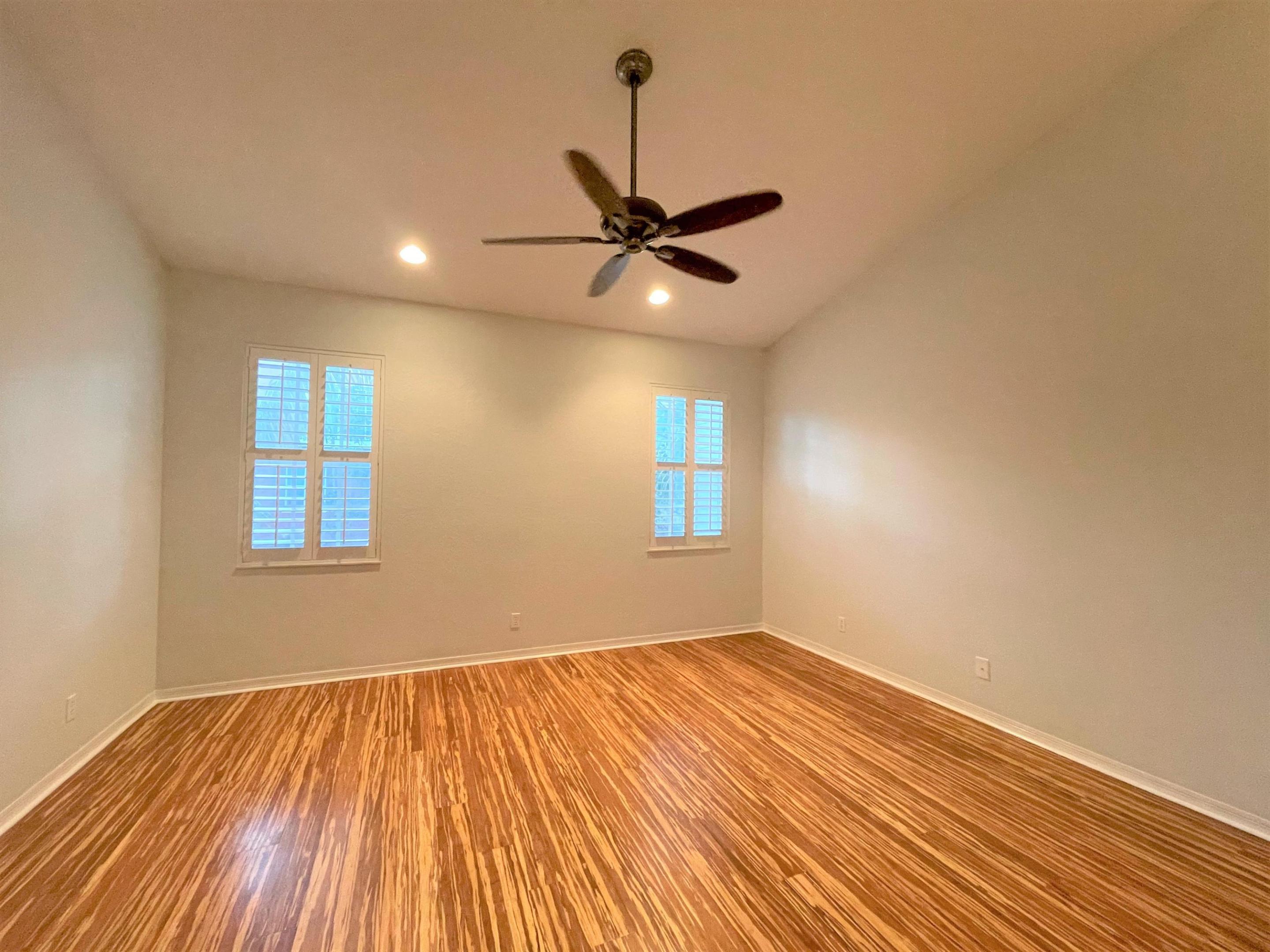 PINEAPPLE VILLAGE NORTH - Residential Lease
