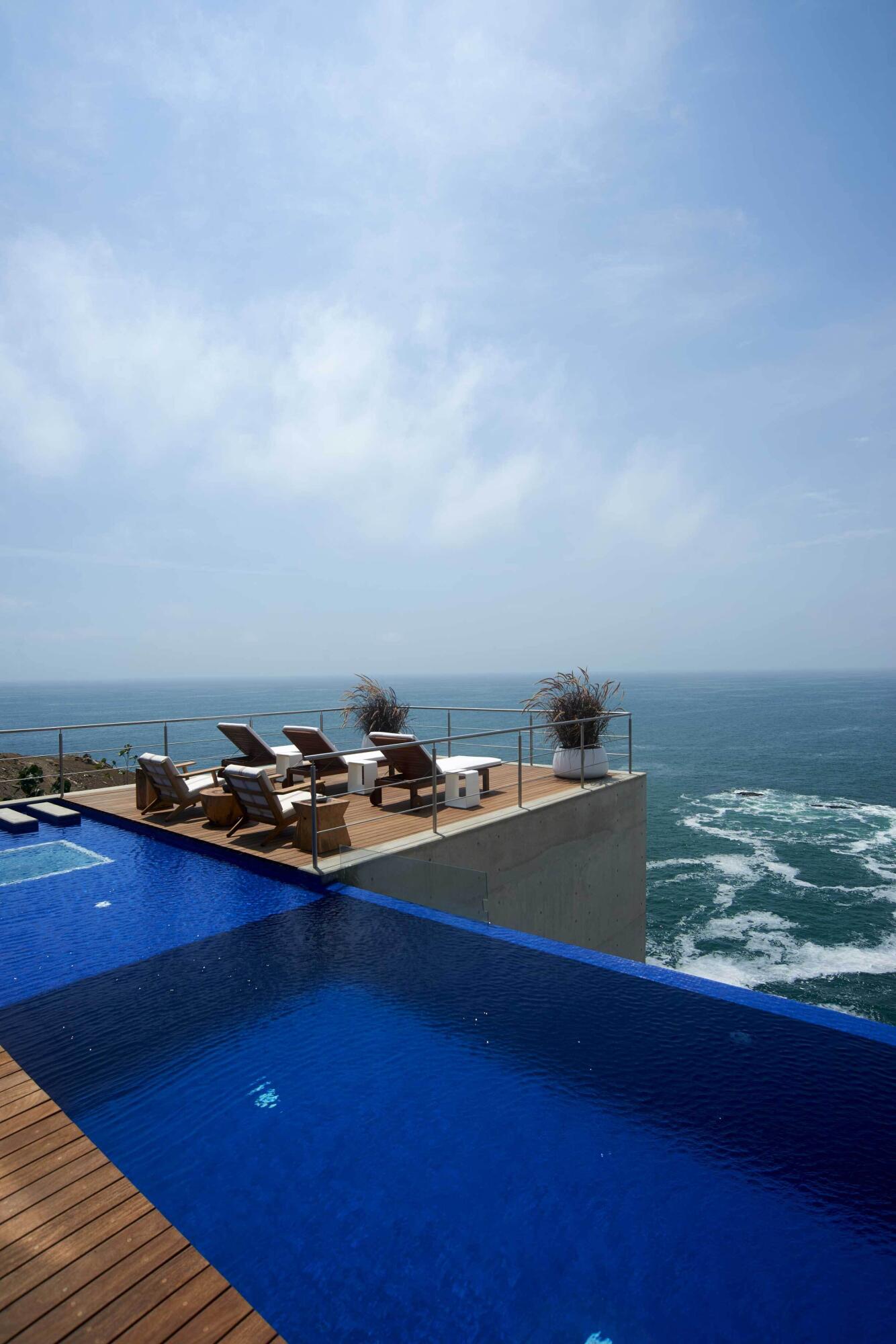 CLUB NAUTICO POSEIDON - ZONA SOL DEL MAR - PUCUSAN - Residential
