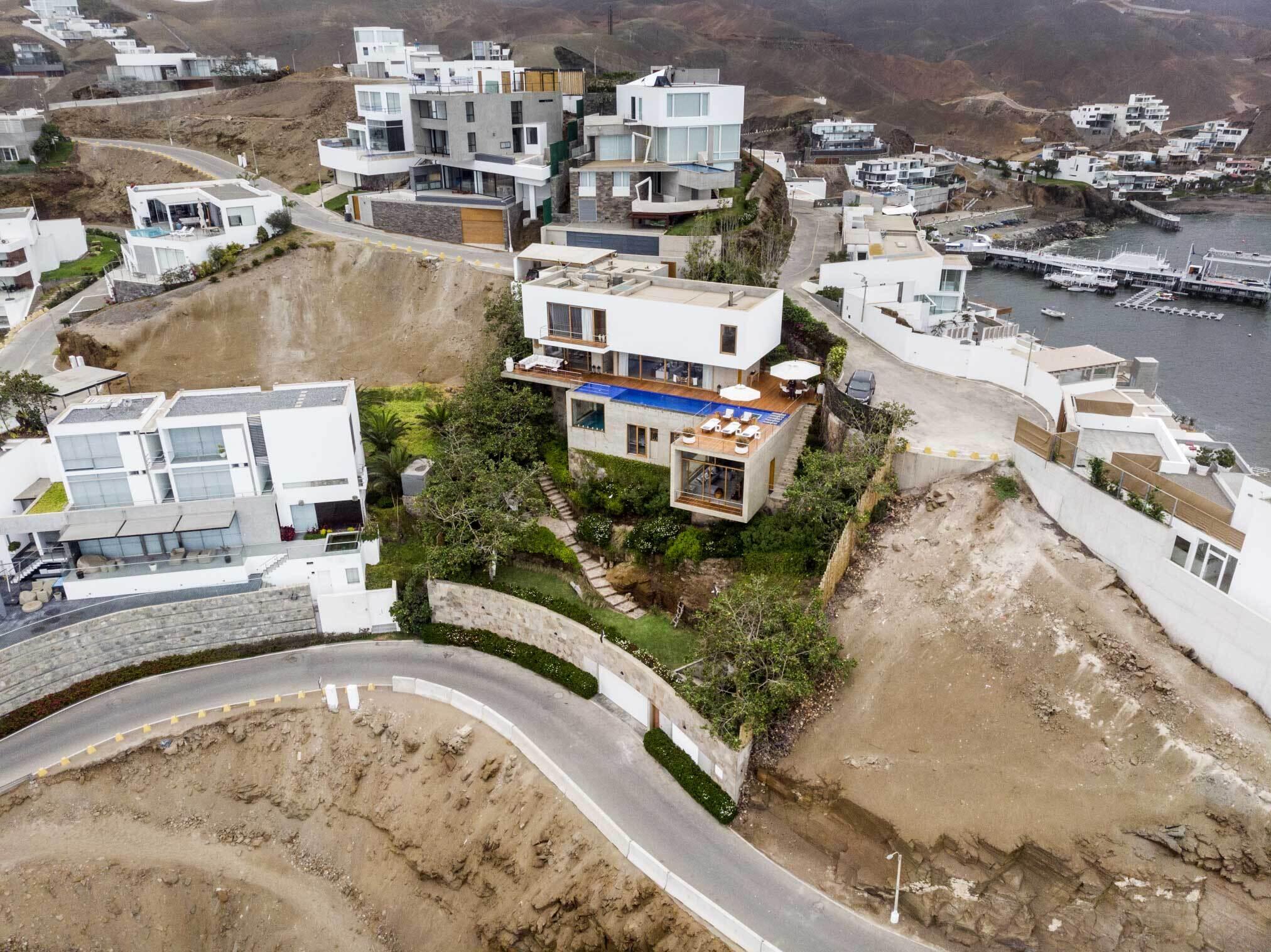 CLUB NAUTICO POSEIDON - ZONA SOL DEL MAR - PUCUSAN - Residential