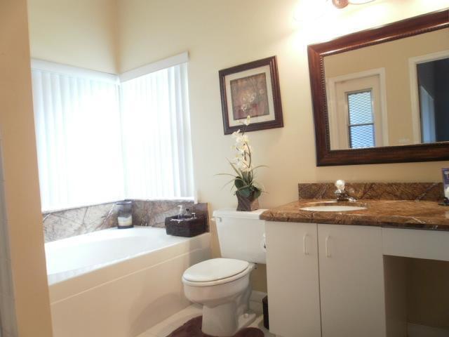 LANSDOWNE/Bay Estates - Residential Lease