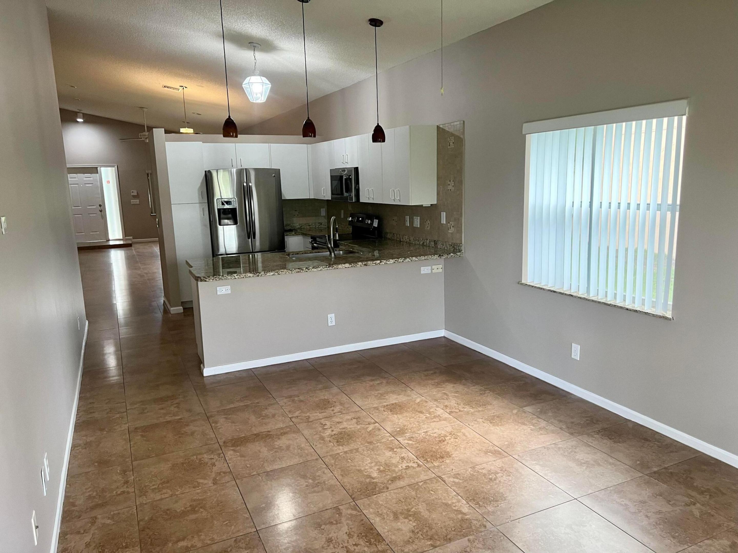 LANSDOWNE/Bay Estates - Residential Lease