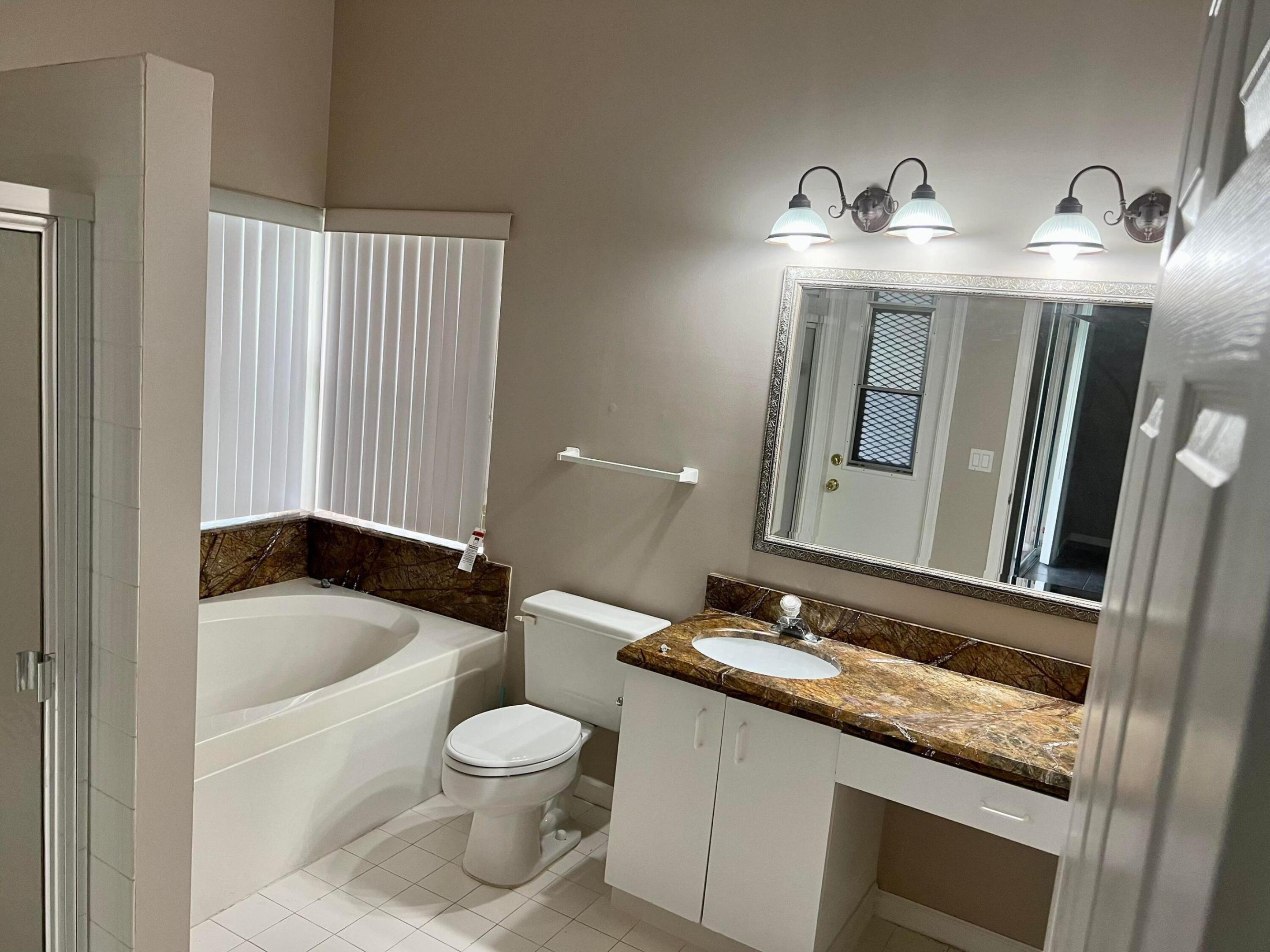LANSDOWNE/Bay Estates - Residential Lease