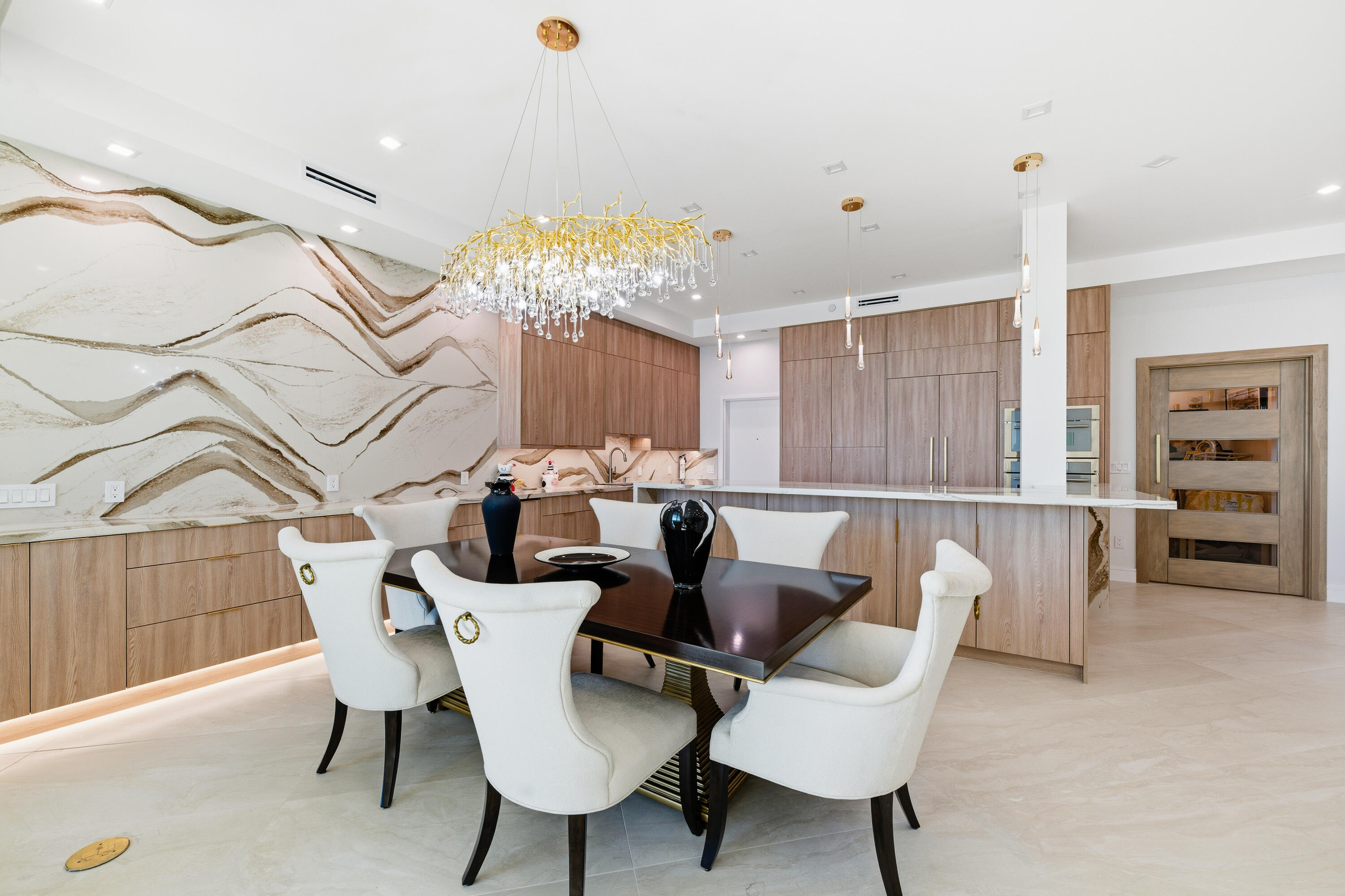 OCEAN GRANDE BEACH & MARINA - Residential