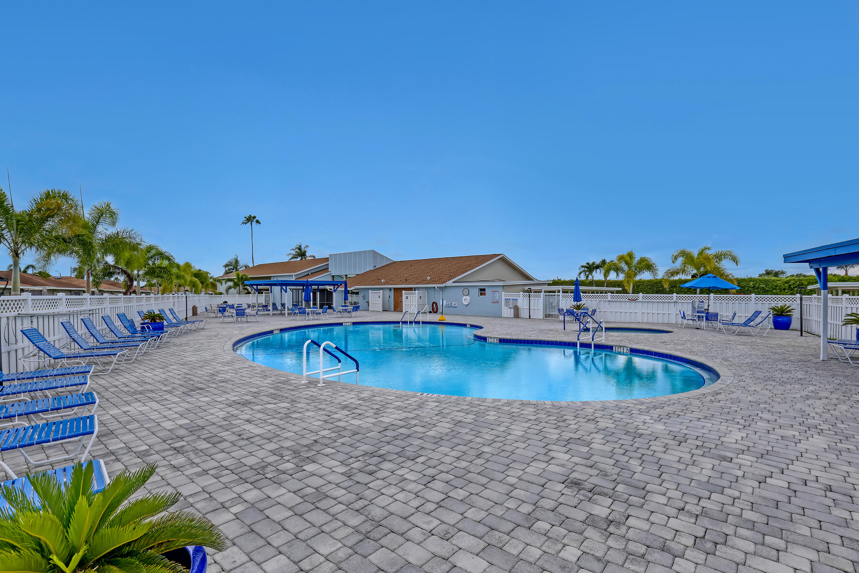 CAMELOT VILLAGE SEC 1 - Residential Lease