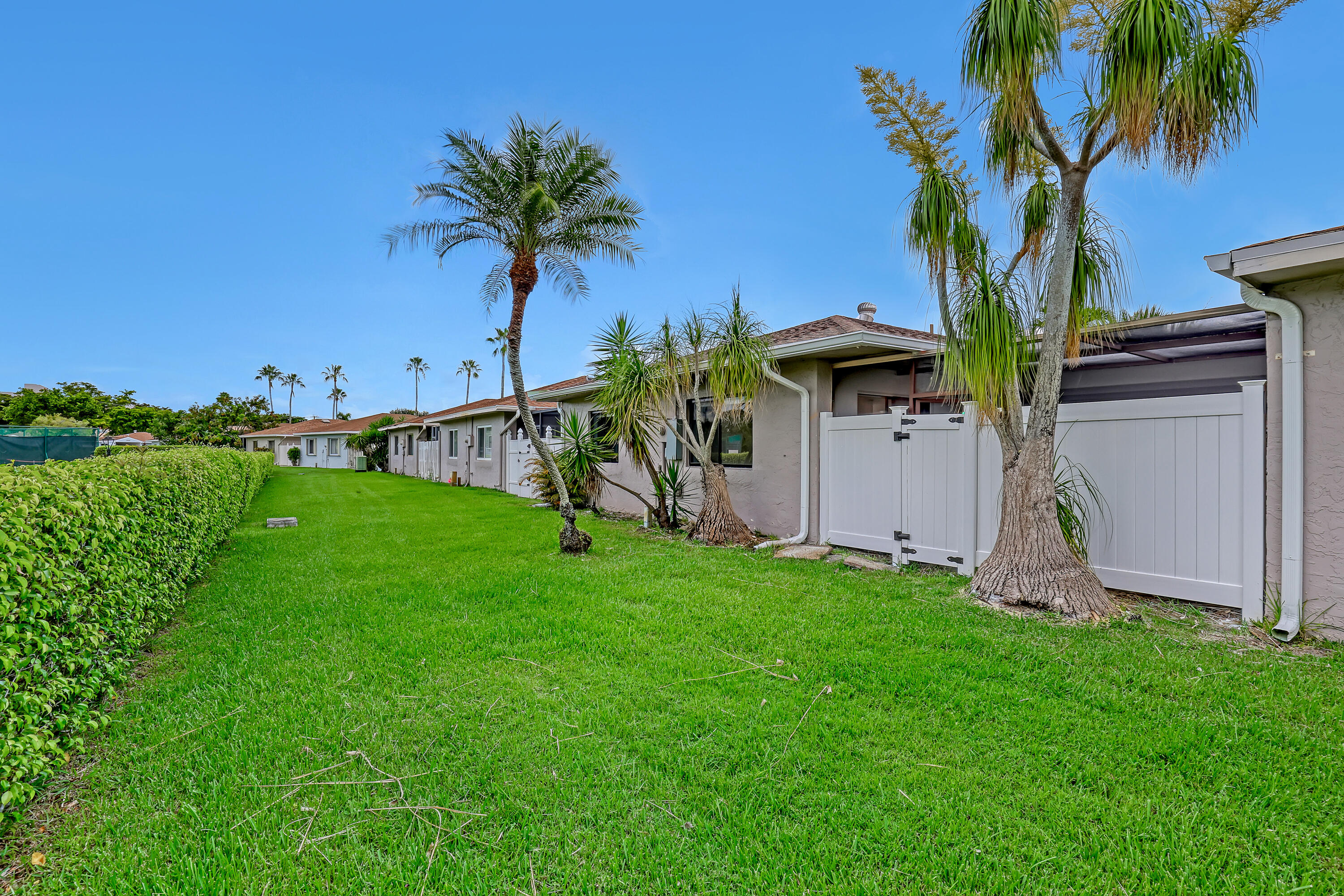 CAMELOT VILLAGE SEC 1 - Residential Lease