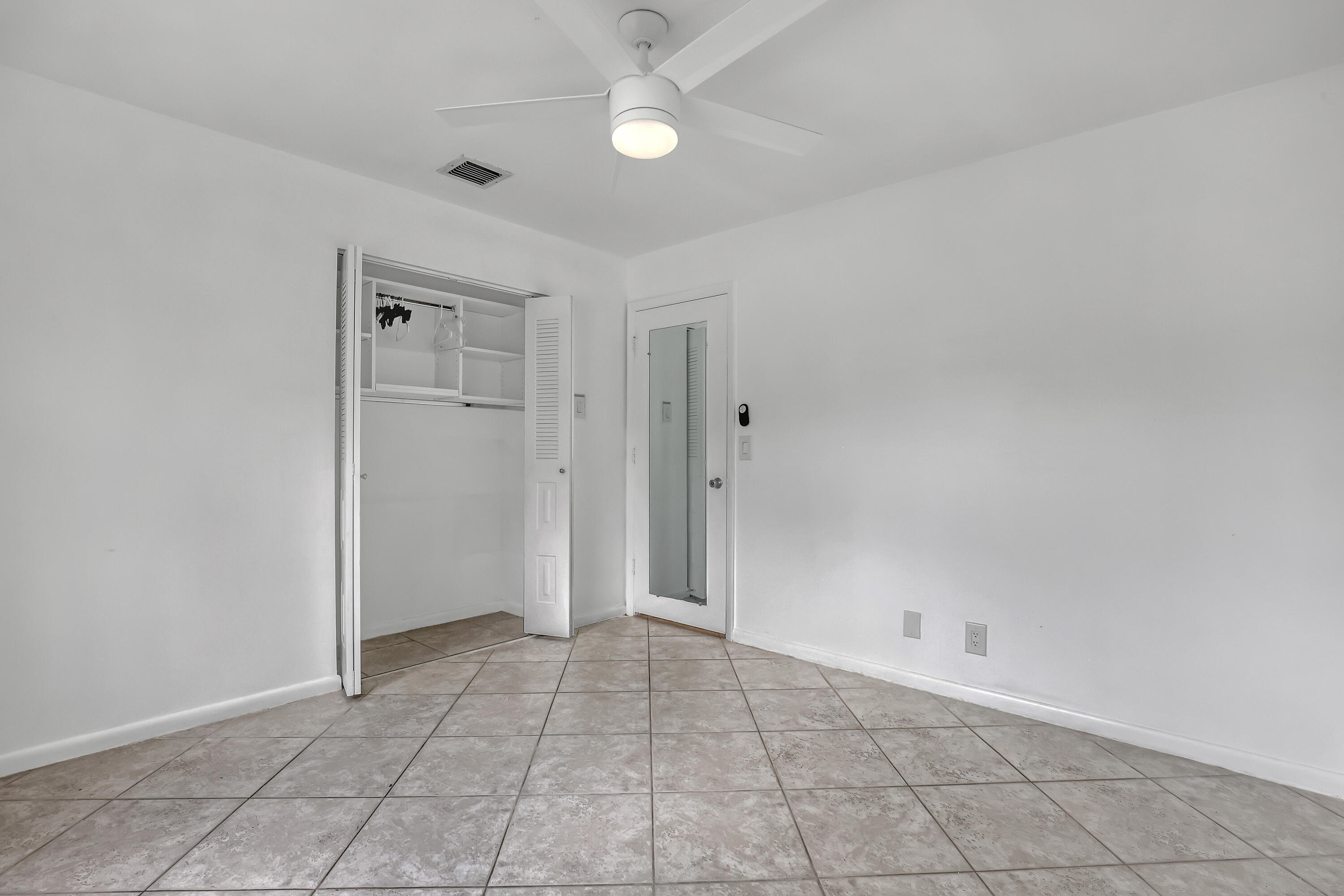 CAMELOT VILLAGE SEC 1 - Residential Lease