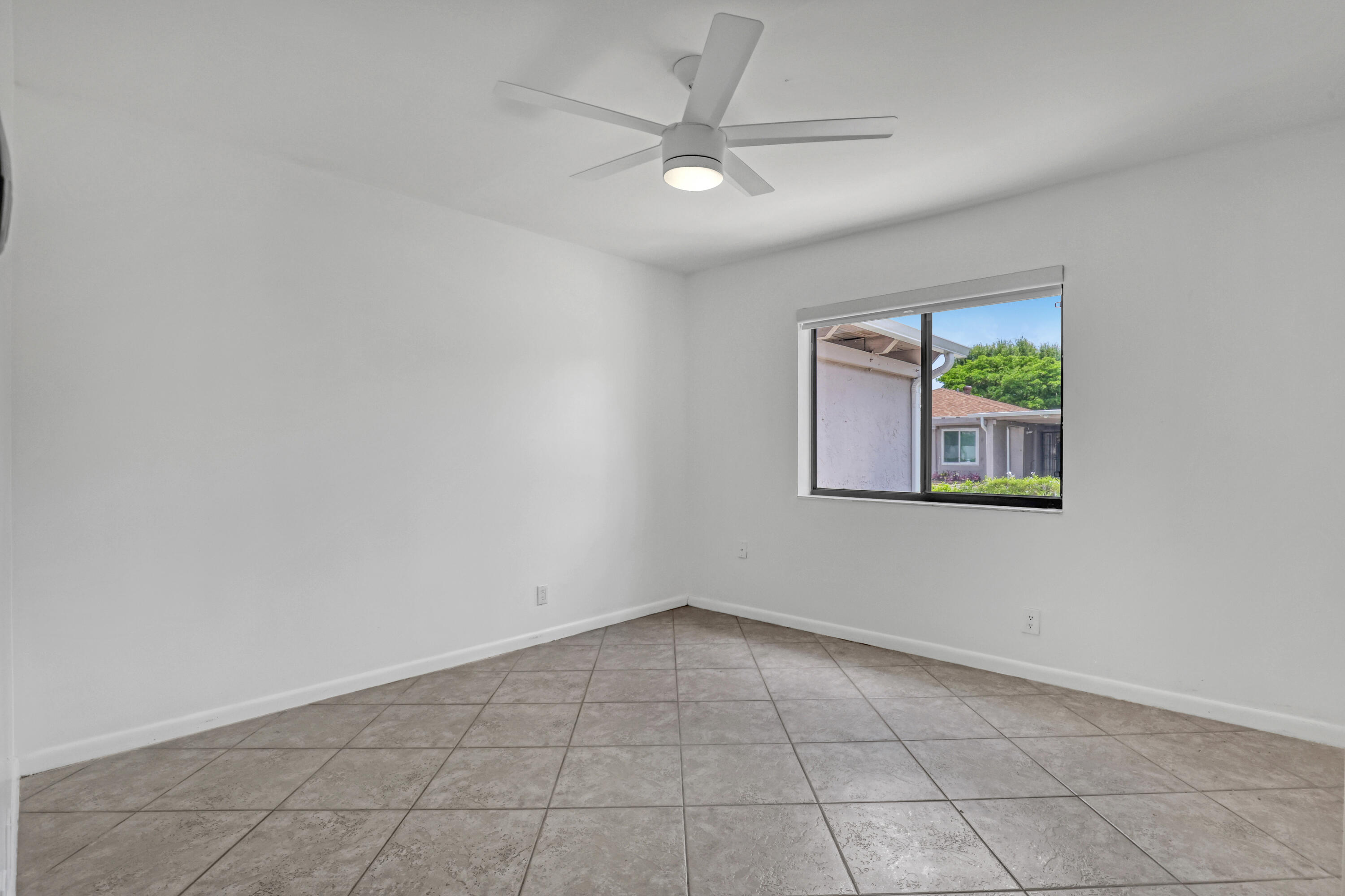 CAMELOT VILLAGE SEC 1 - Residential Lease