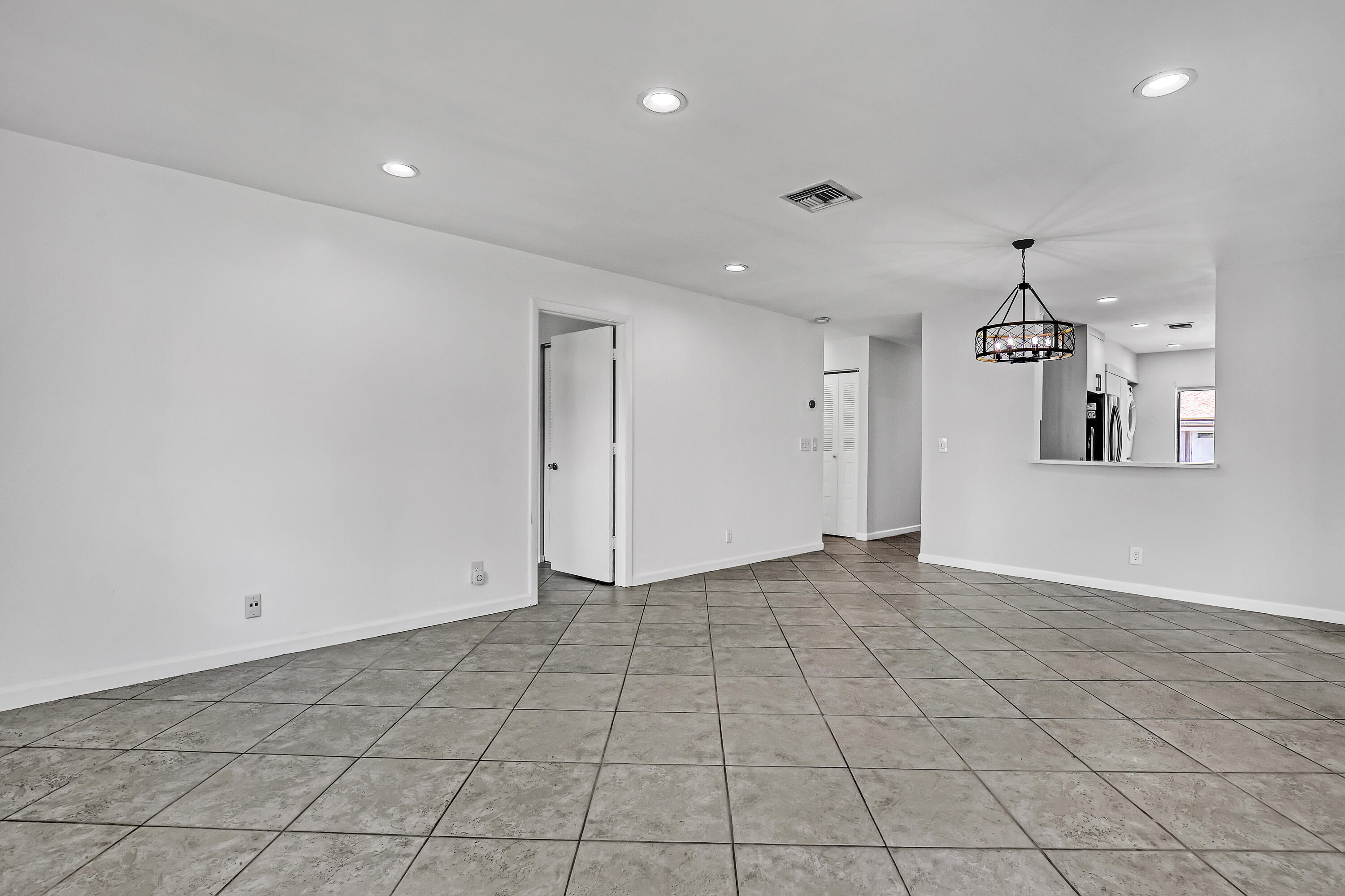 CAMELOT VILLAGE SEC 1 - Residential Lease