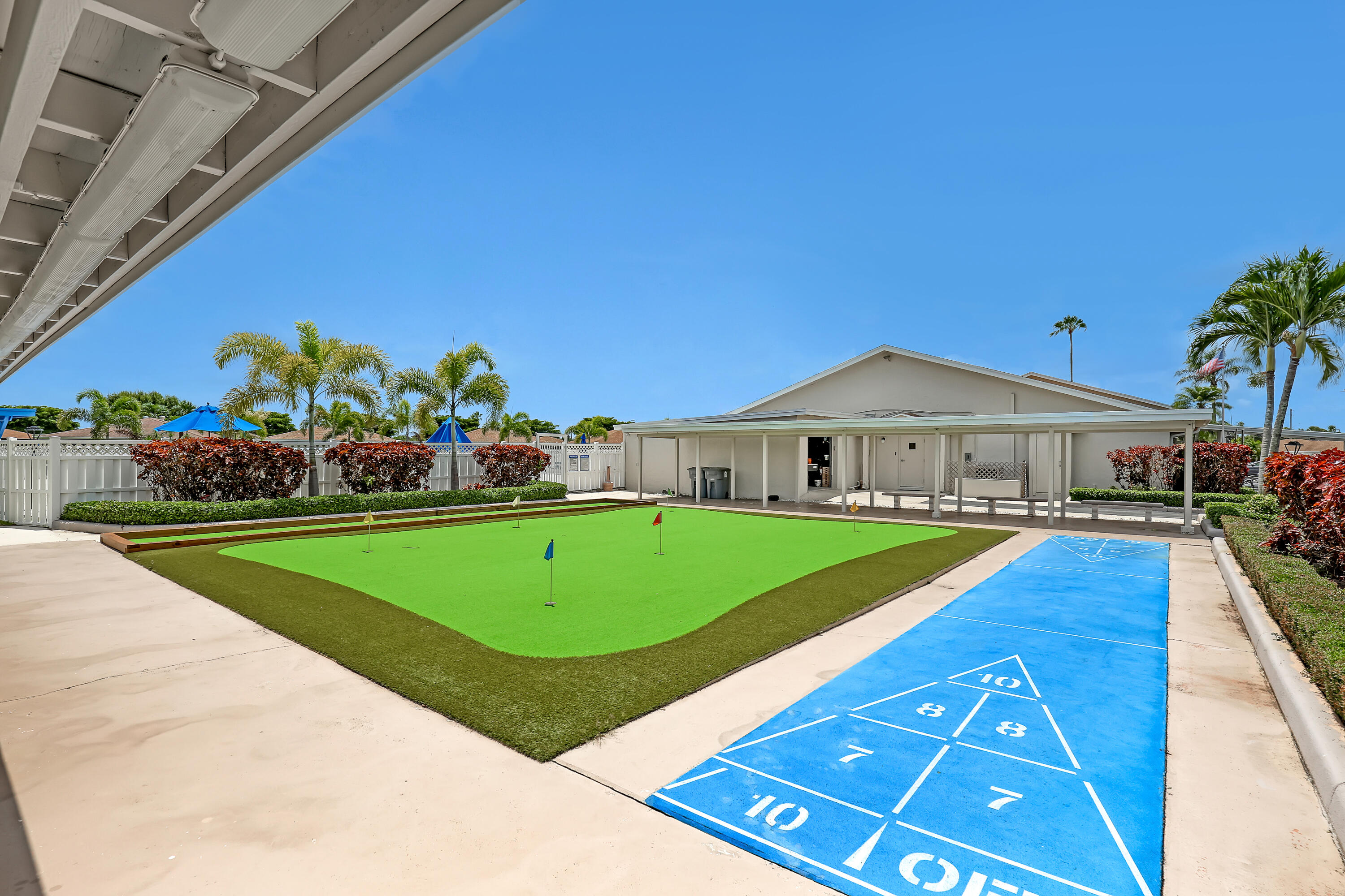 CAMELOT VILLAGE SEC 1 - Residential Lease