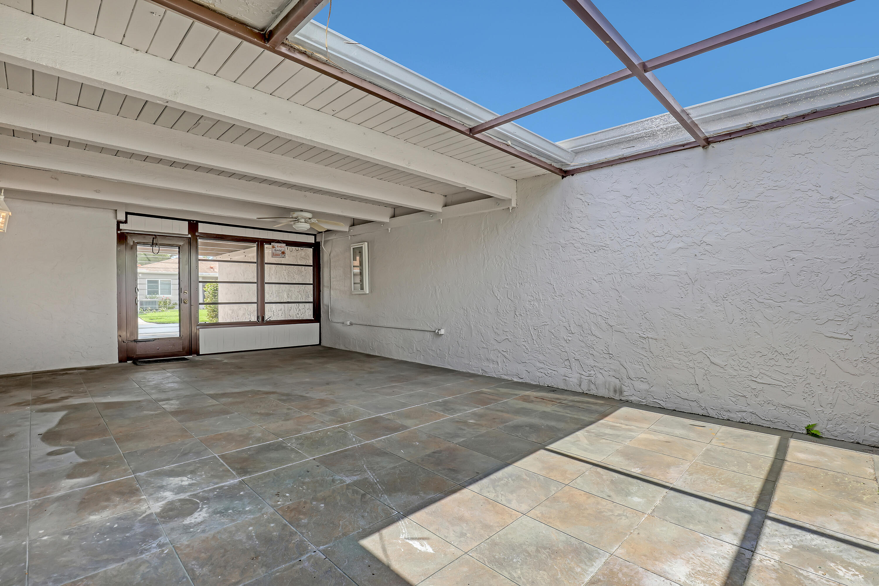 CAMELOT VILLAGE SEC 1 - Residential Lease