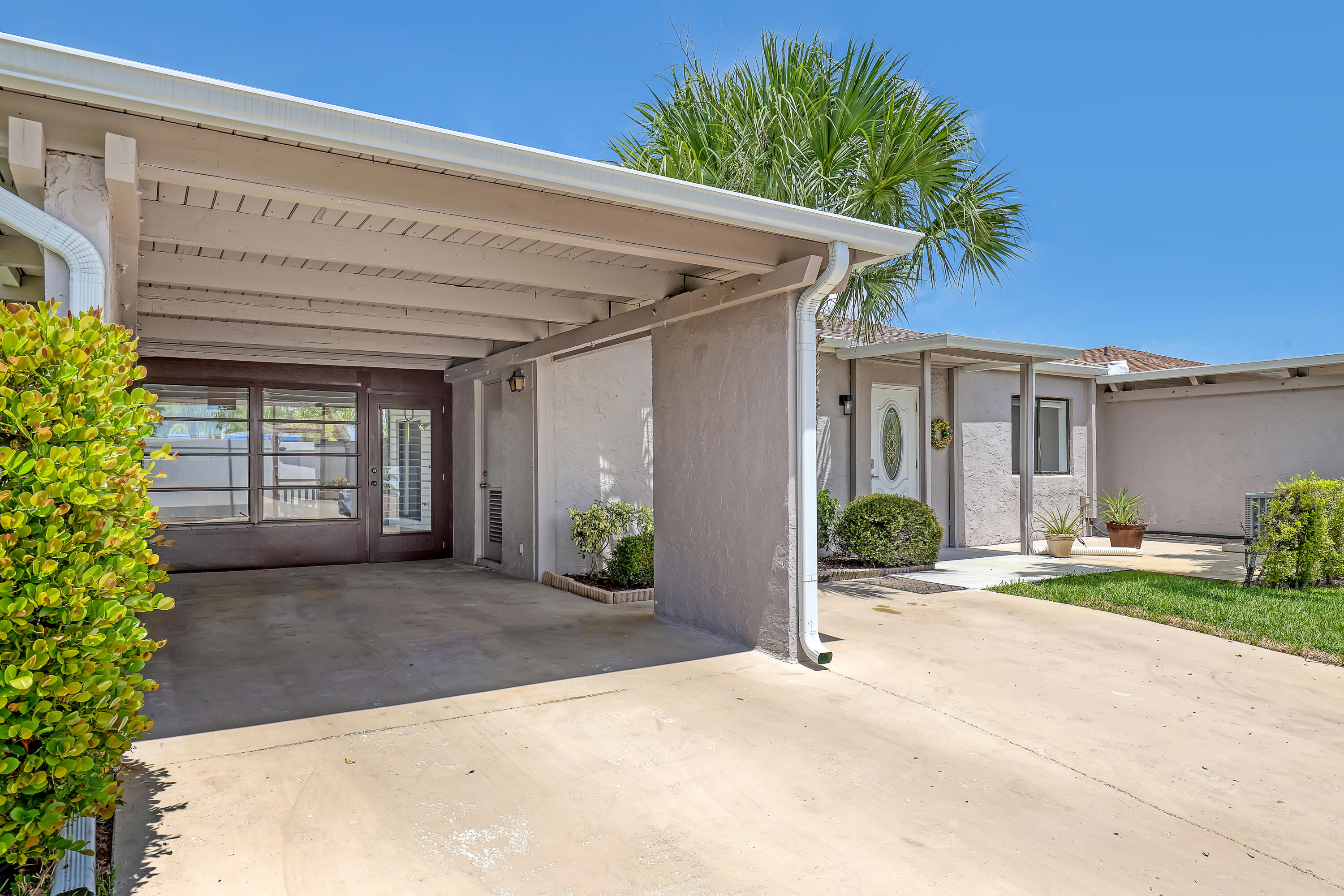 CAMELOT VILLAGE SEC 1 - Residential Lease