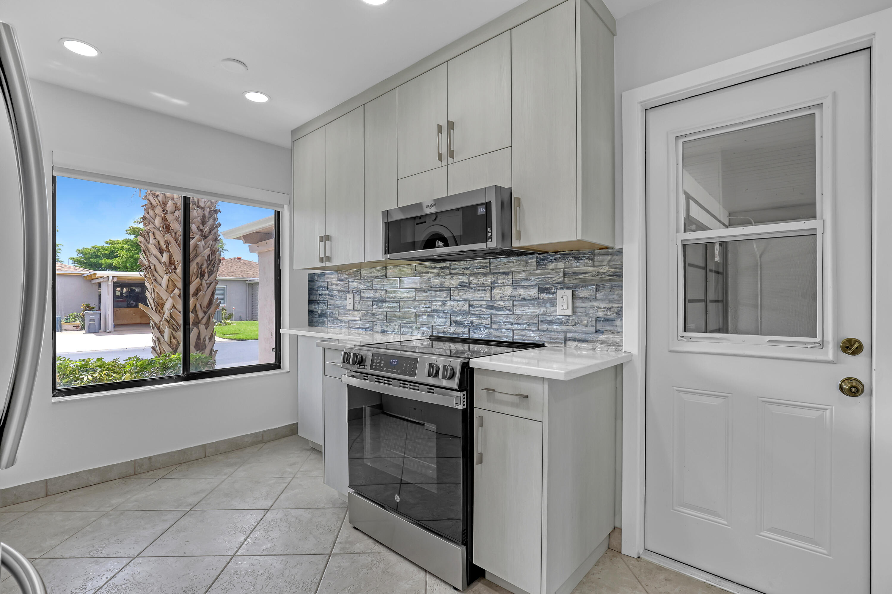 CAMELOT VILLAGE SEC 1 - Residential Lease