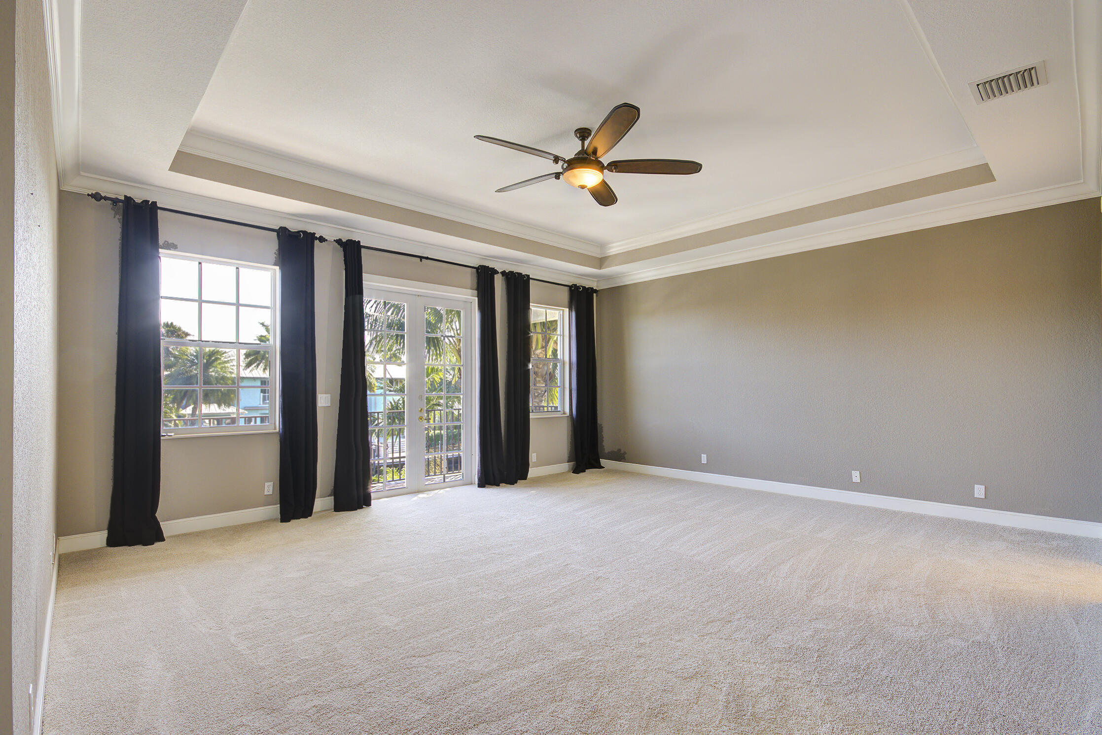 VENETIAN ISLES 2ND SEC - Residential
