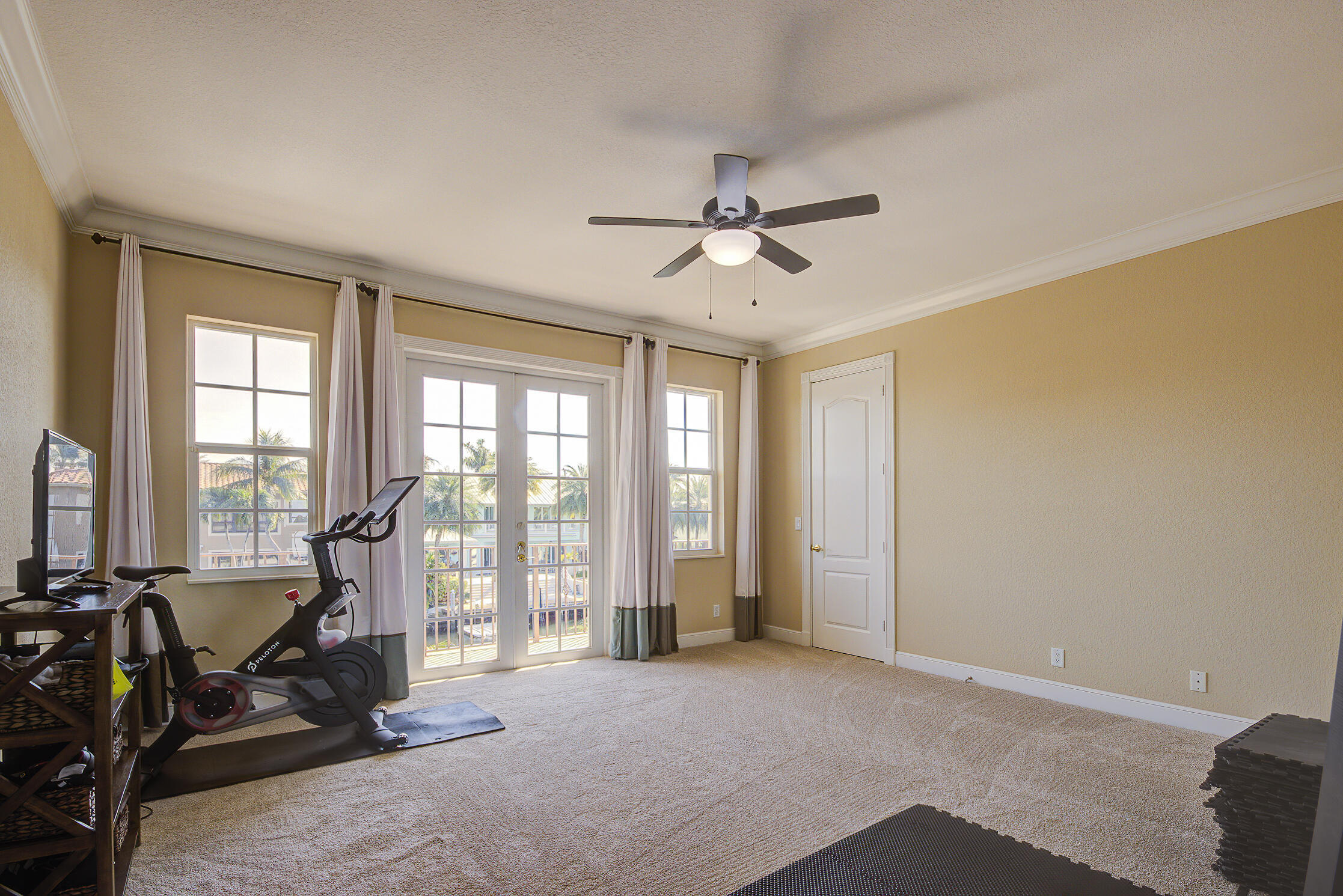 VENETIAN ISLES 2ND SEC - Residential