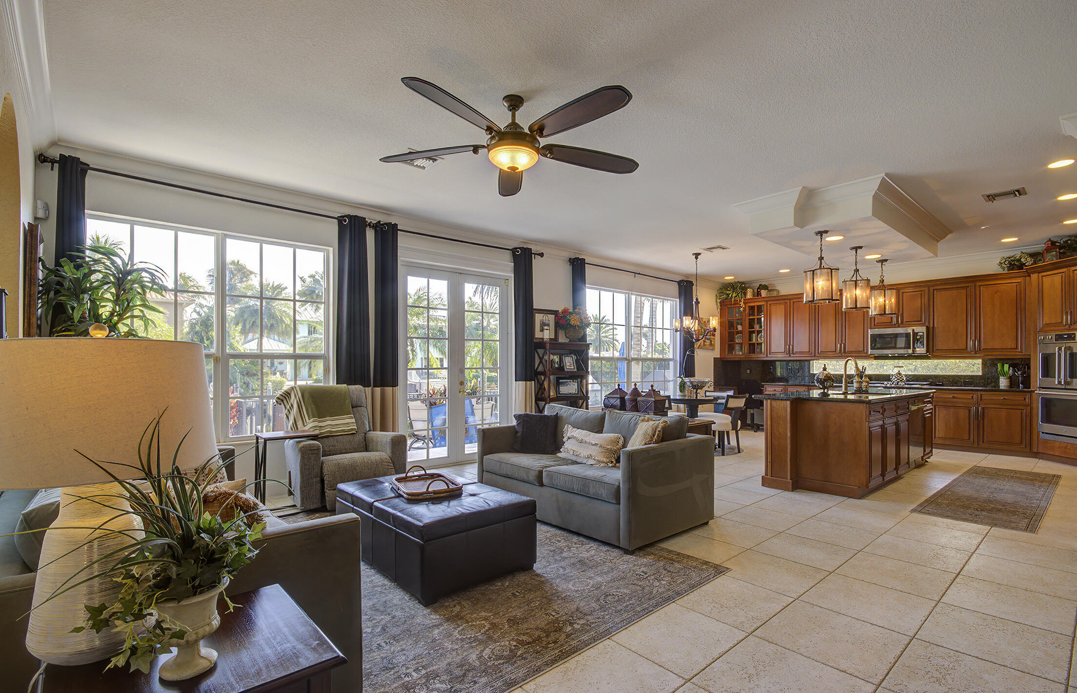VENETIAN ISLES 2ND SEC - Residential