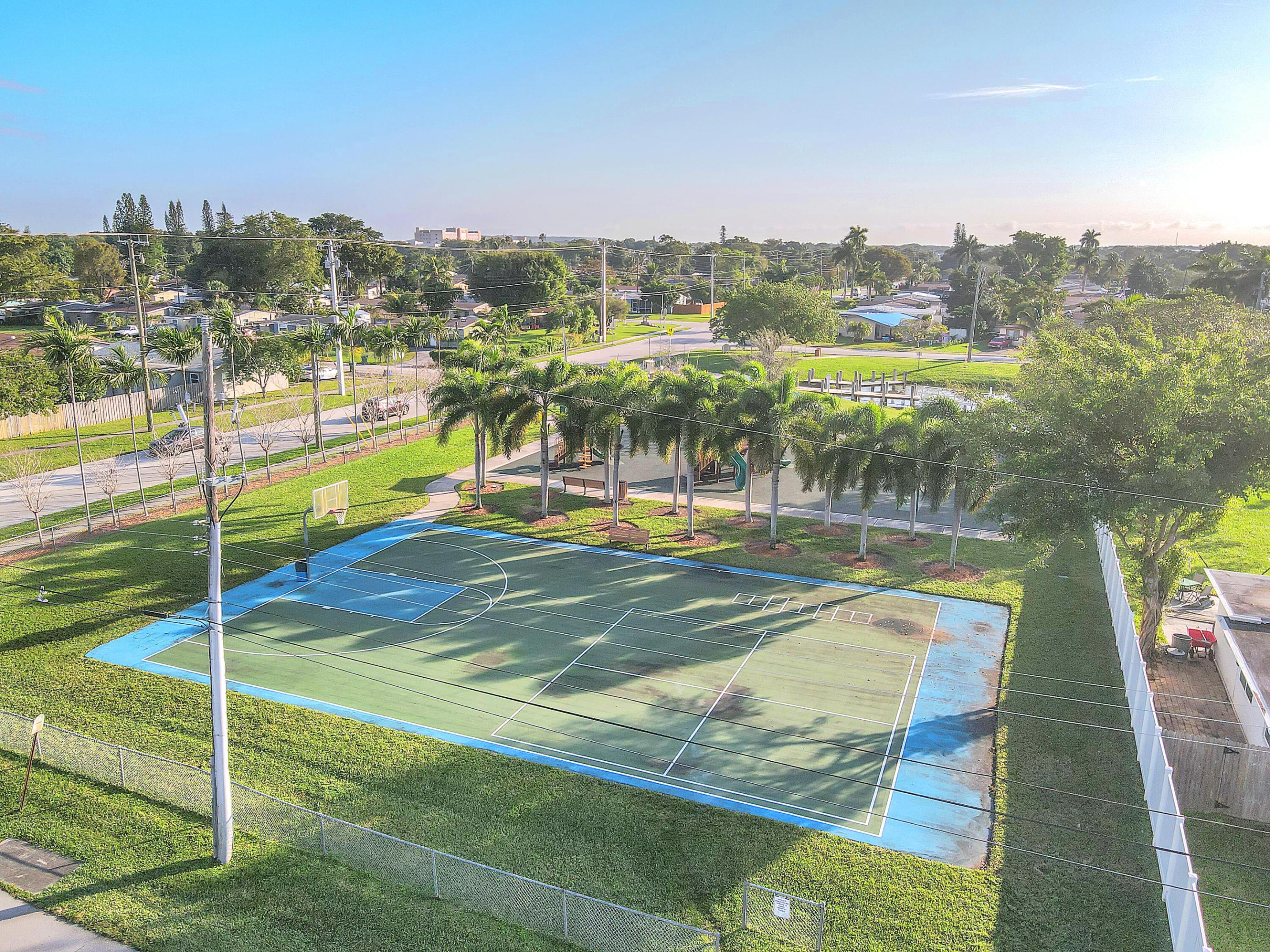WINFIELD GARDENS SOUTH CONDO - Residential