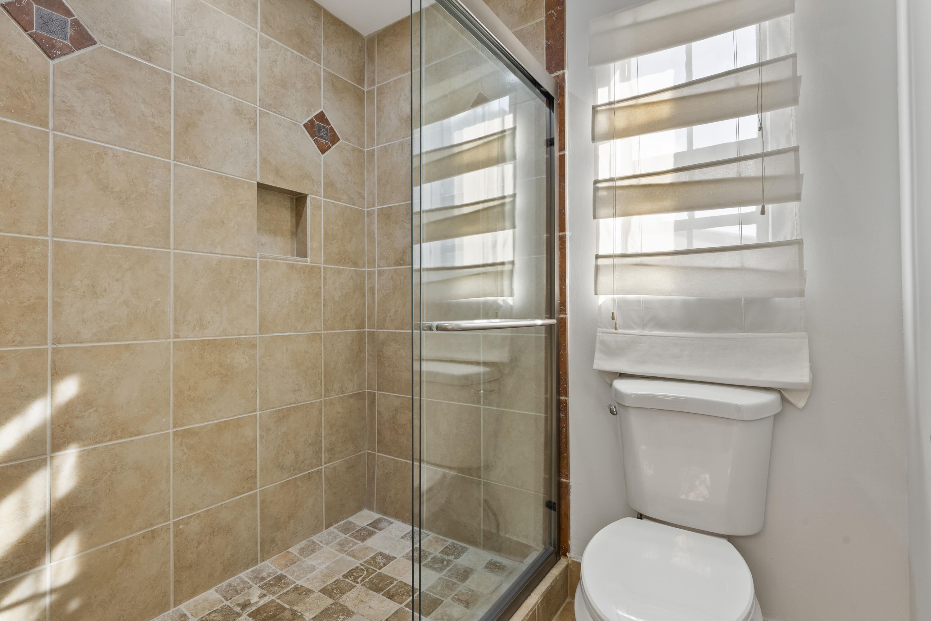 LAKE WINDWOOD CONDO - Residential Lease