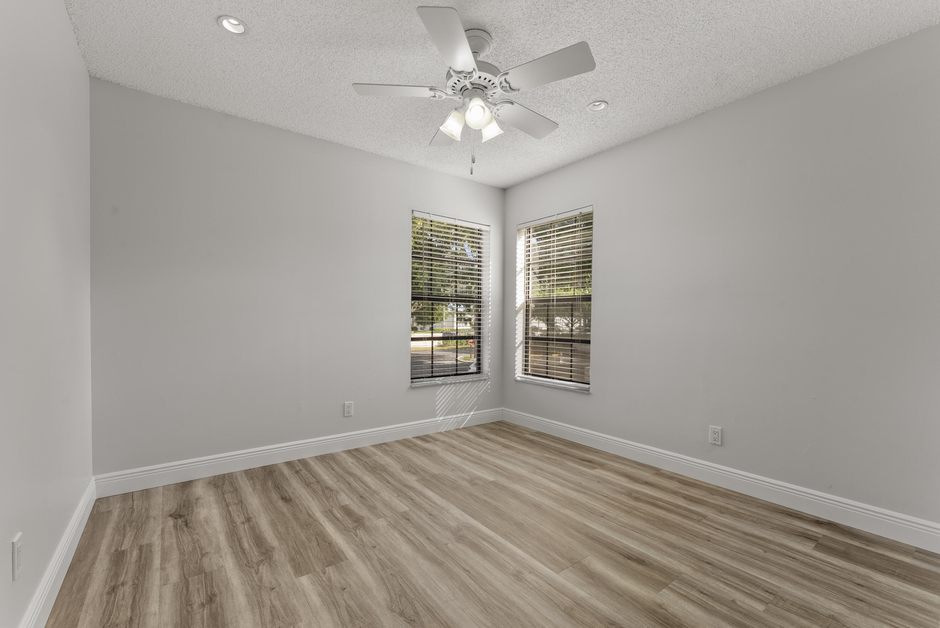 LAKE WINDWOOD CONDO - Residential Lease