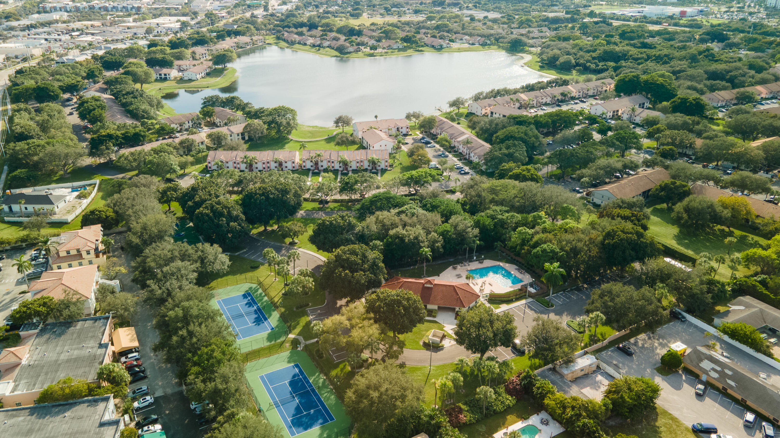 LAKE WINDWOOD CONDO - Residential Lease