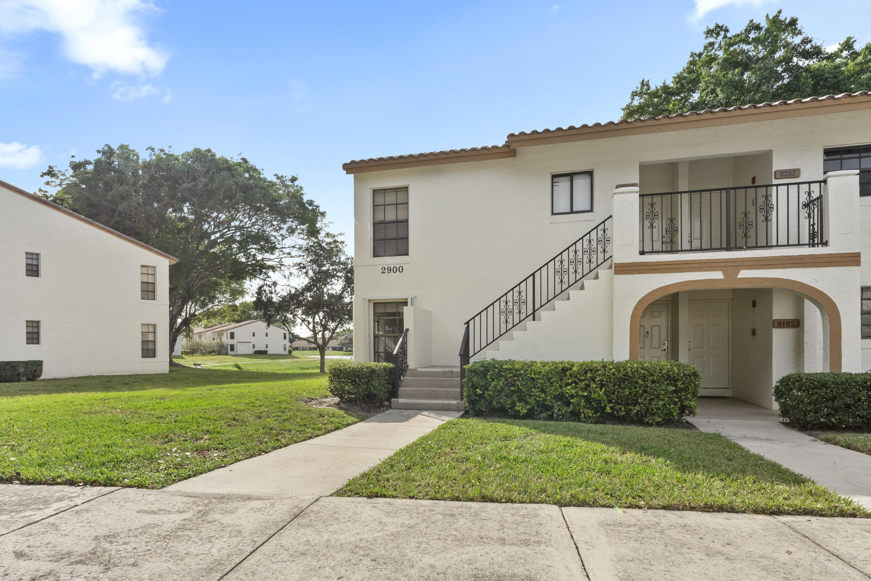 LAKE WINDWOOD CONDO - Residential Lease