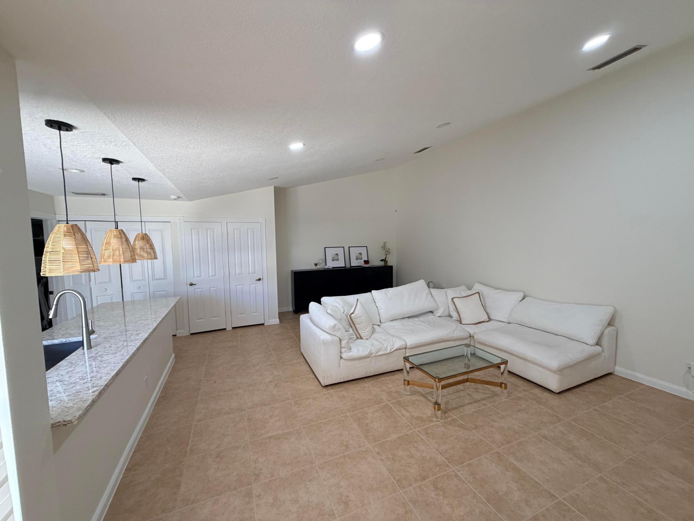 LAKE CATHERINE - Residential Lease