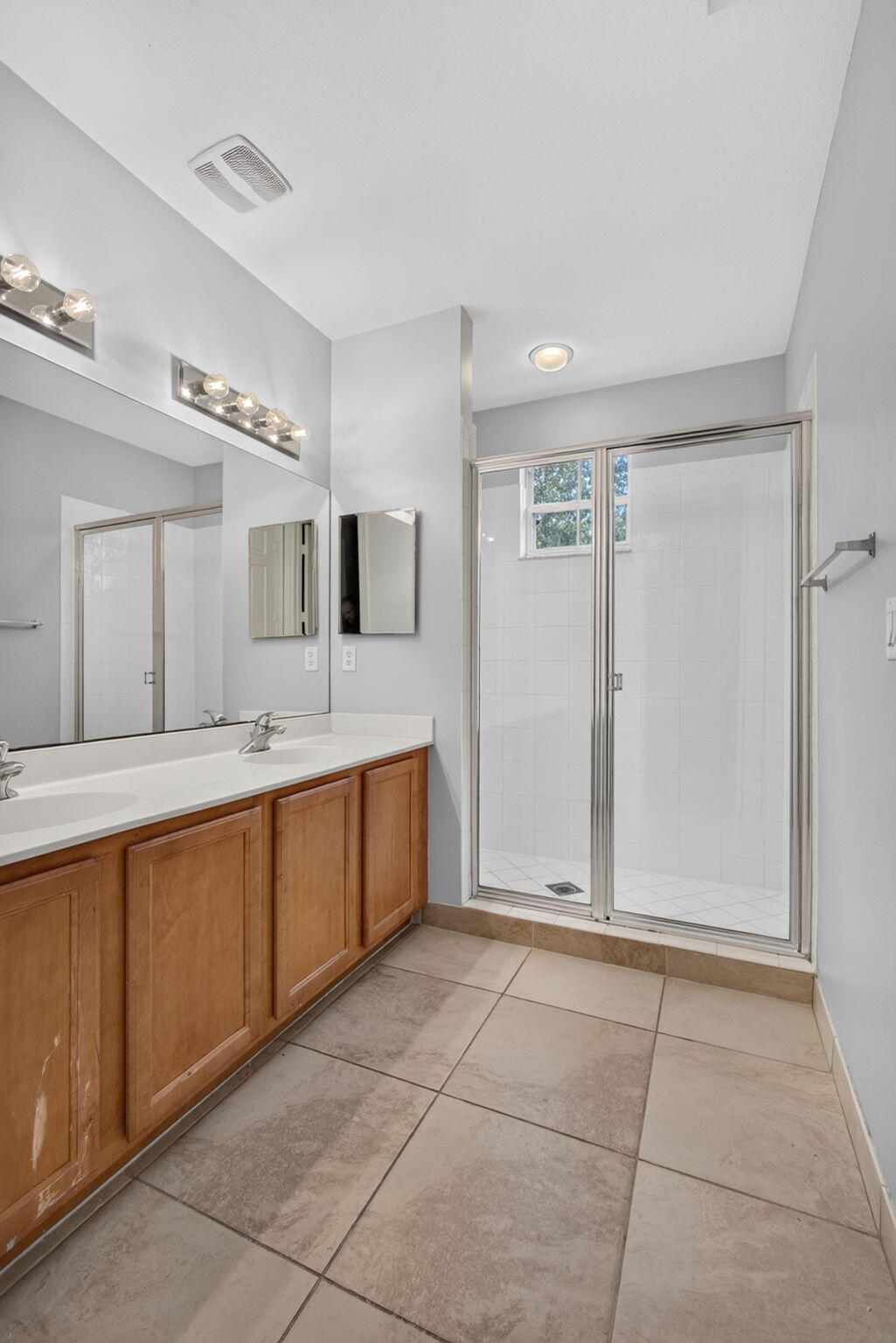 CITYSIDE CONDO - Residential Lease