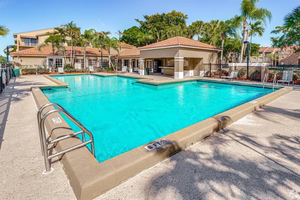ST ANDREWS PALM BEACH CONDO I - Residential