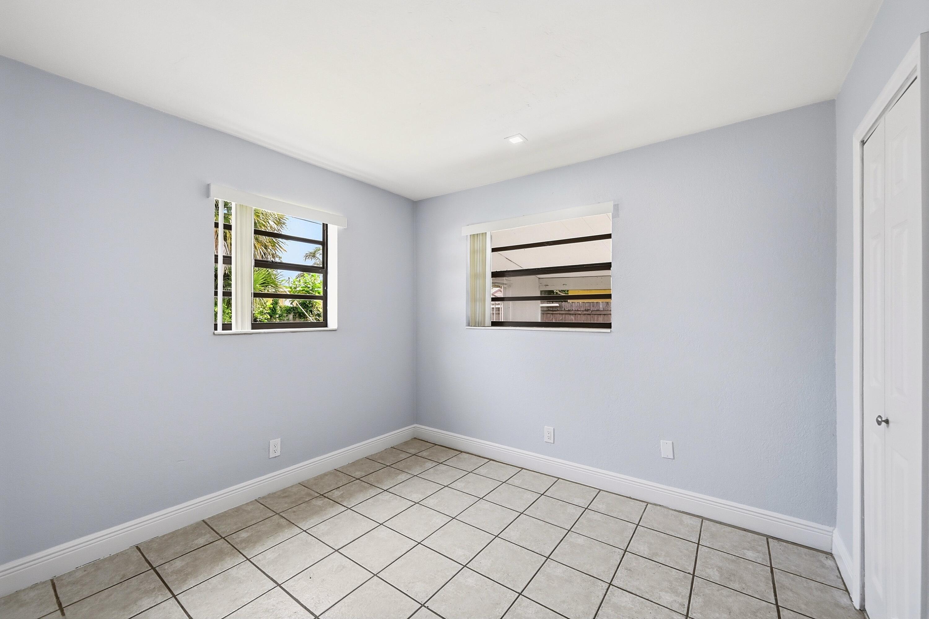 LAUDERDALE LAKES WEST GATE SEC 1 - Residential