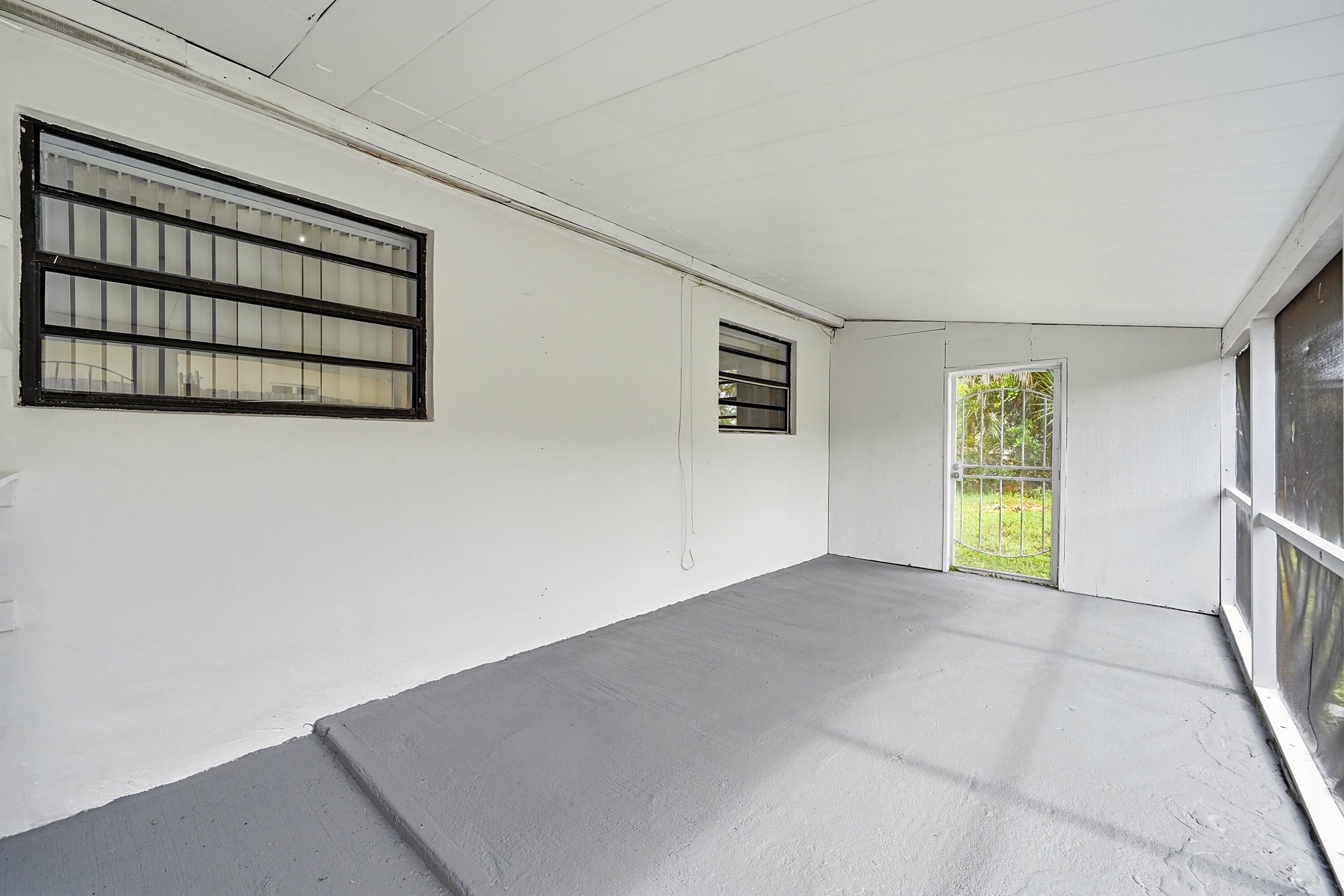 LAUDERDALE LAKES WEST GATE SEC 1 - Residential