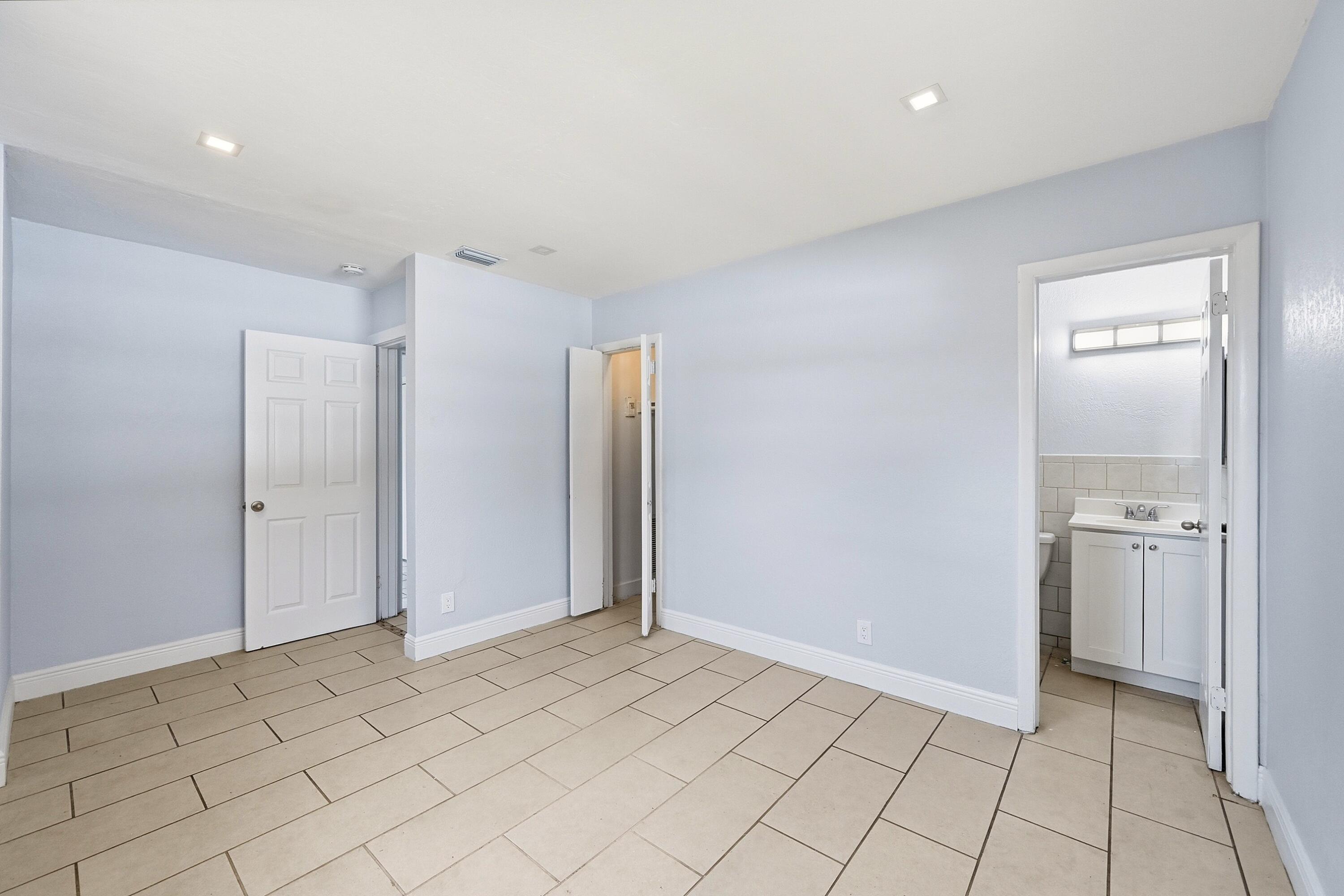 LAUDERDALE LAKES WEST GATE SEC 1 - Residential