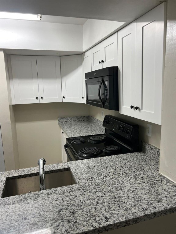Spacious townhouse with a small yard. Water and Trash are Included. Unit rented until 7/31/2026 for $2000 per month. Cash only.