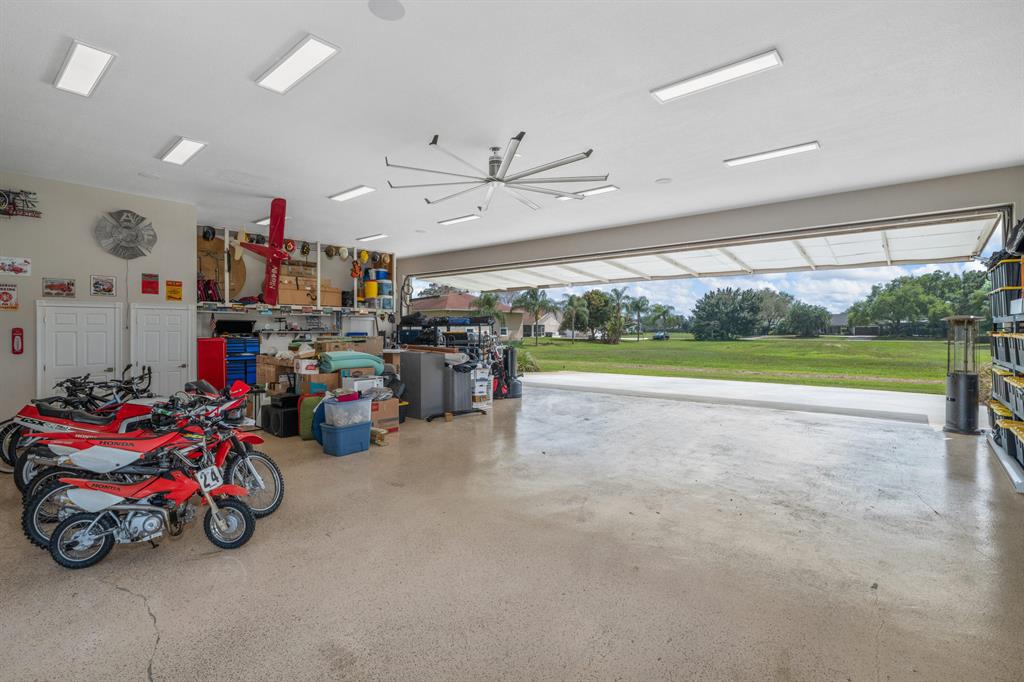 WELLINGTON AERO CLUB OF THE LANDINGS AT WELLINGTON - Residential