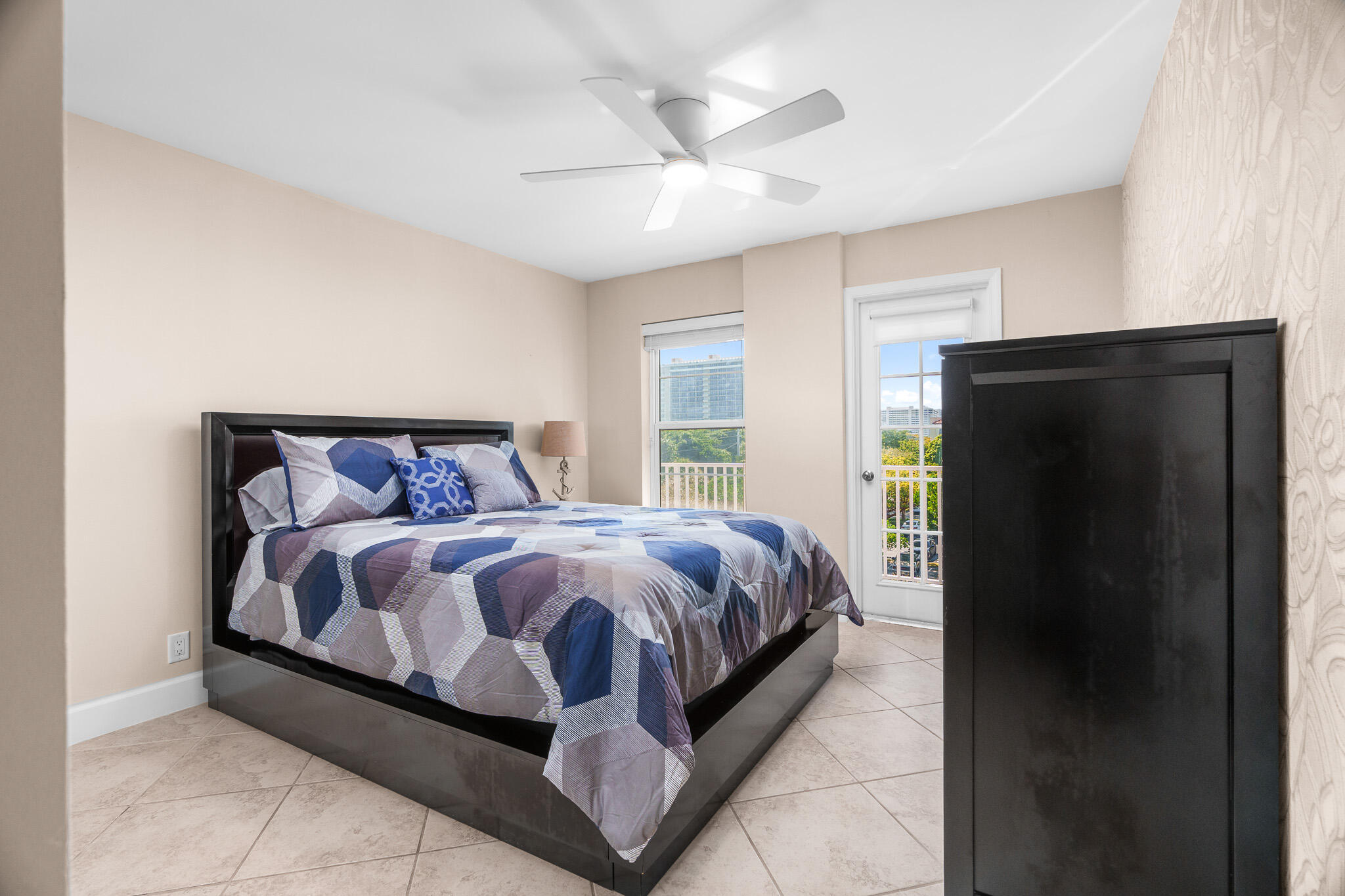 TIERRA DEL MAR CONDO - Residential Lease