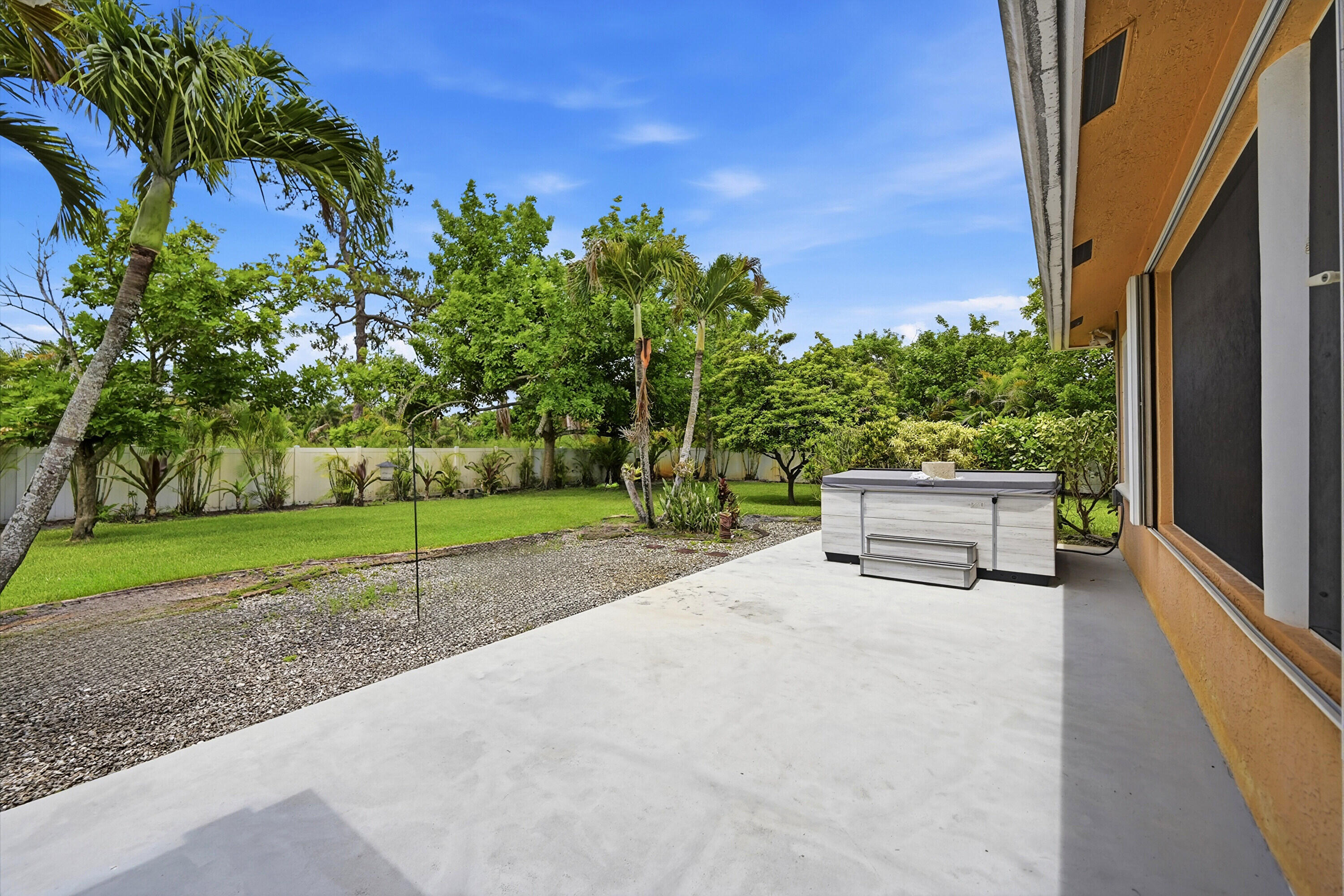 LOXAHATCHEE - Residential