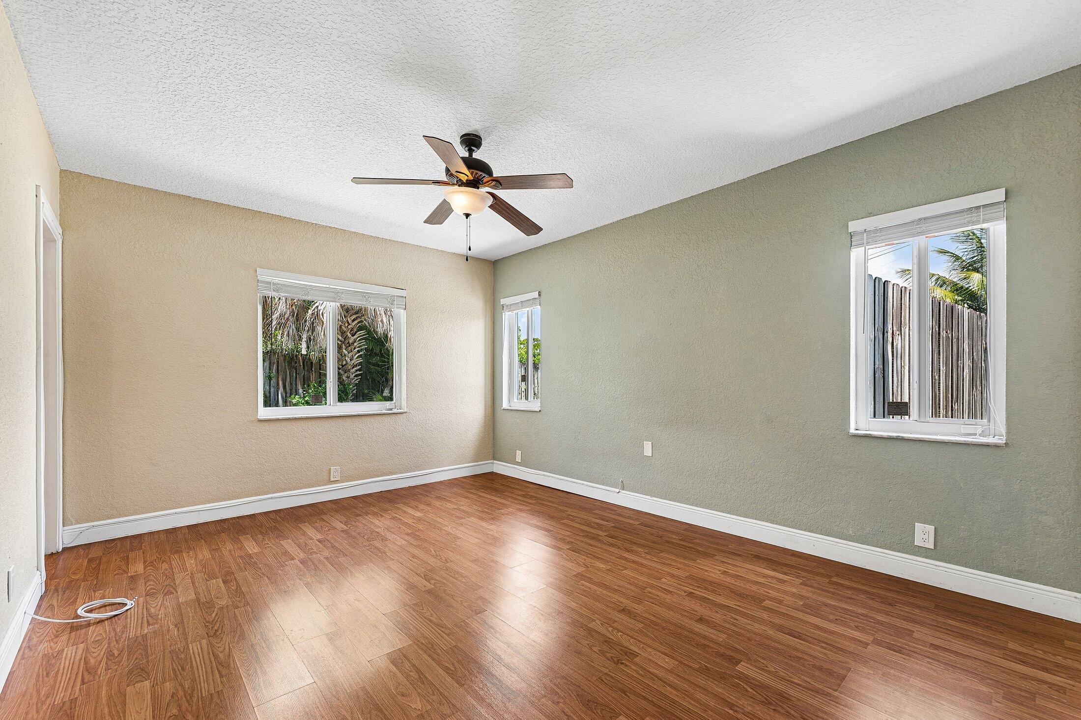 BONITA PARK - Residential