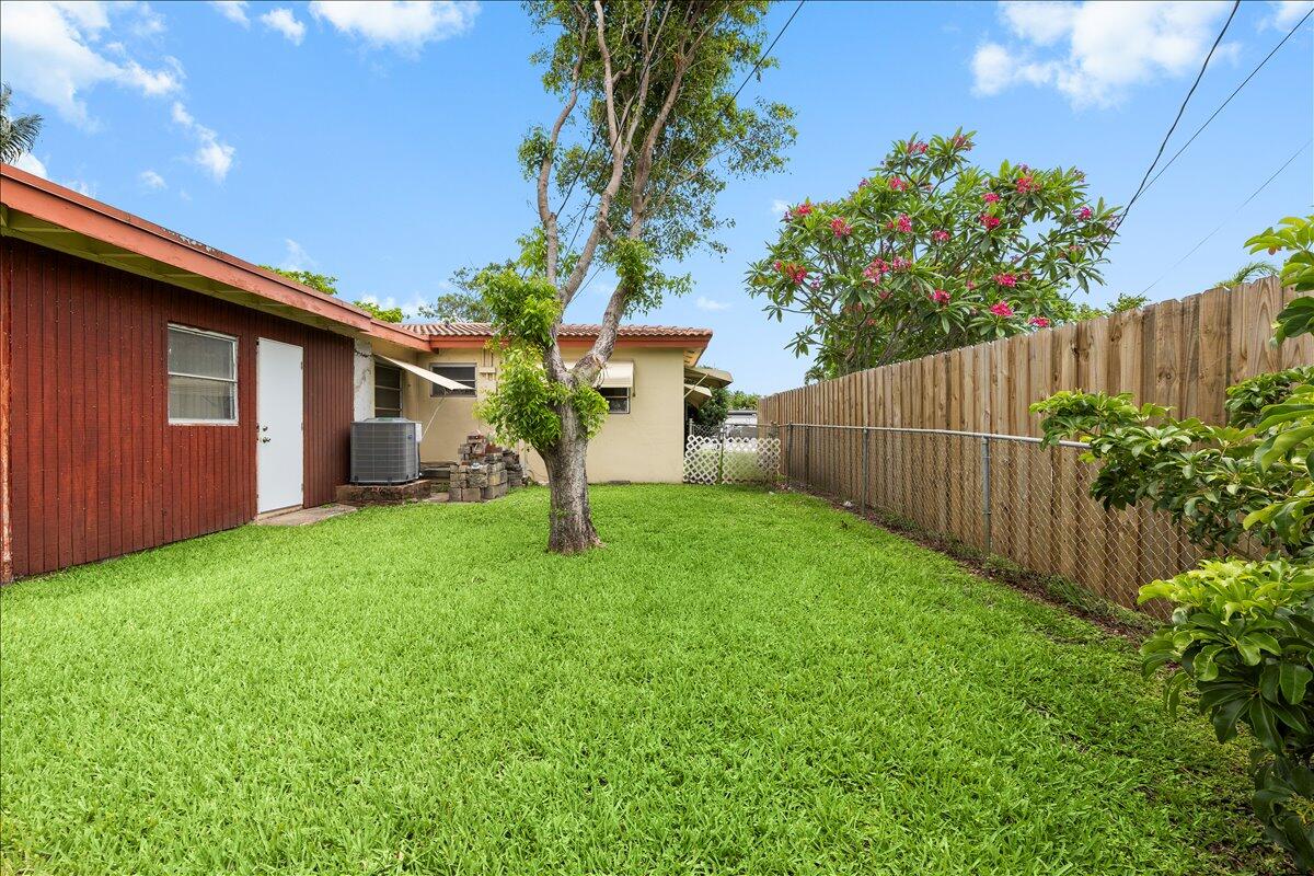 LYONS PARK FIRST ADD - Residential