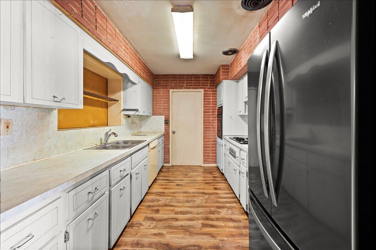 LYONS PARK FIRST ADD - Residential
