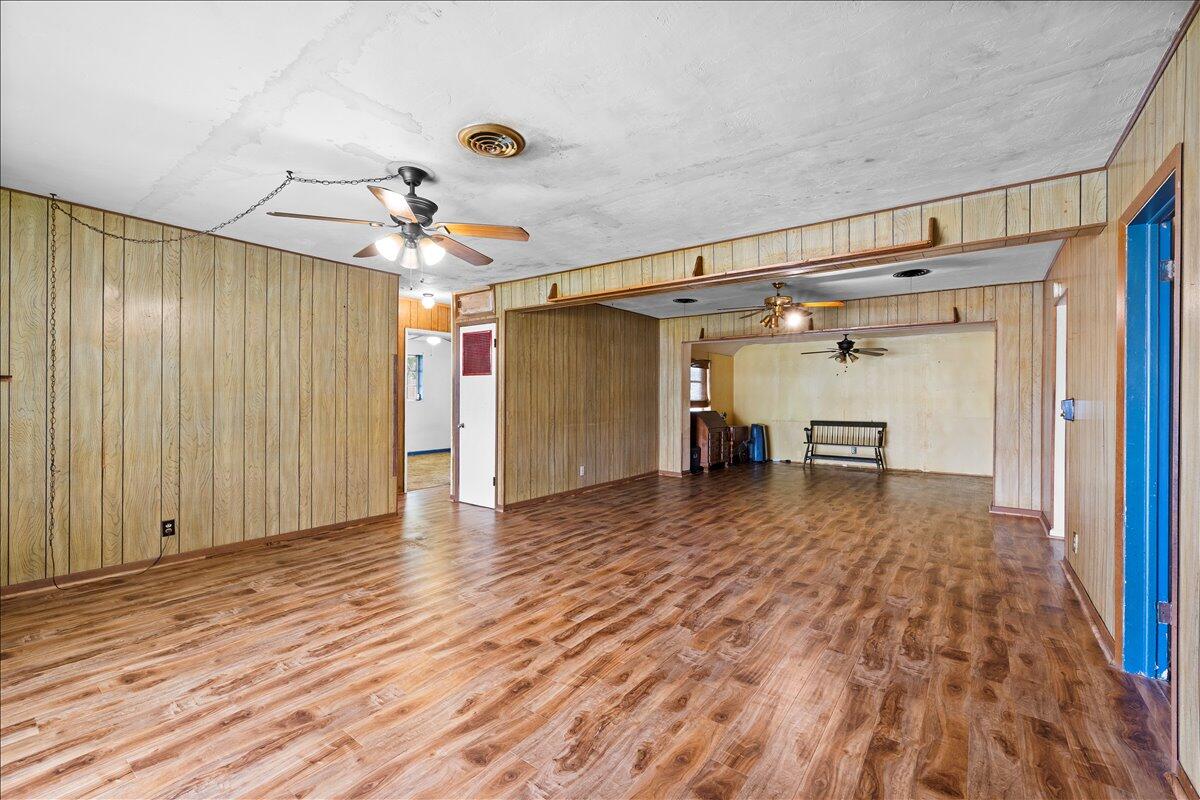 LYONS PARK FIRST ADD - Residential