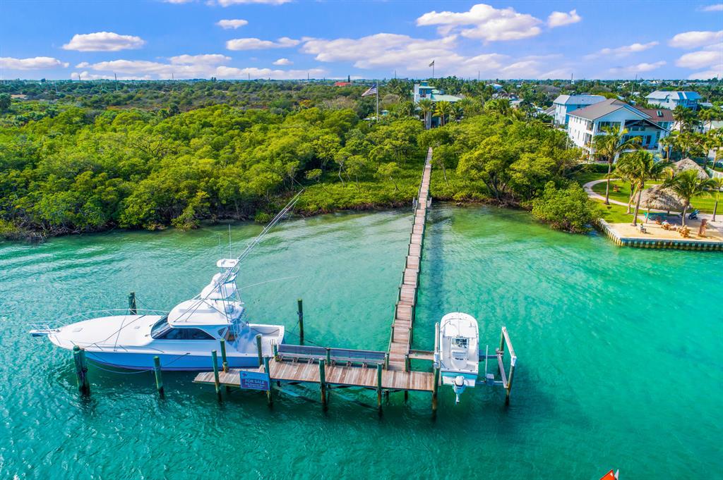 COCONUT COVE - Residential