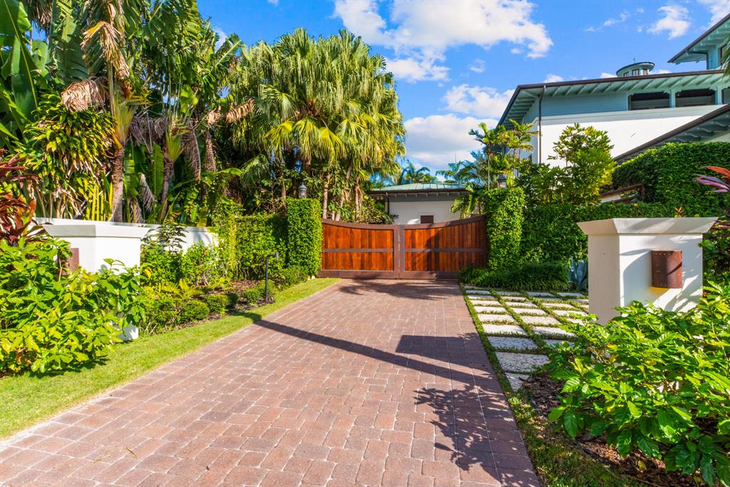 COCONUT COVE - Residential