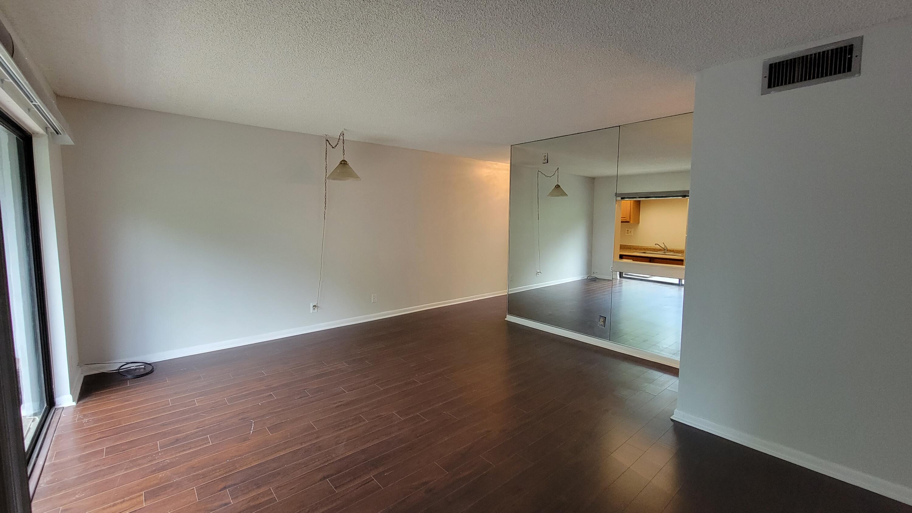 PRESIDENTIAL GOLFVIEW CONDO - Residential
