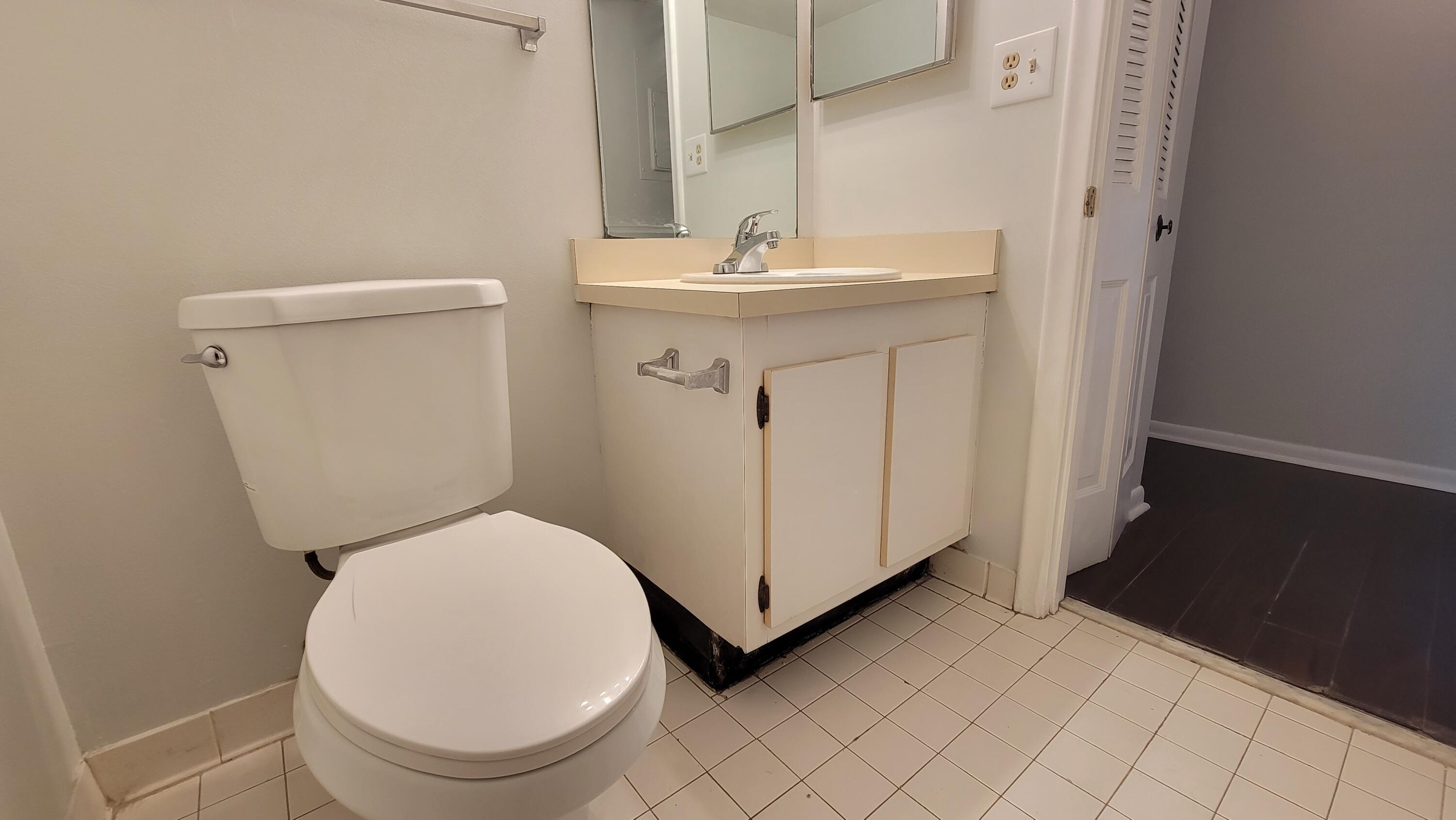PRESIDENTIAL GOLFVIEW CONDO - Residential