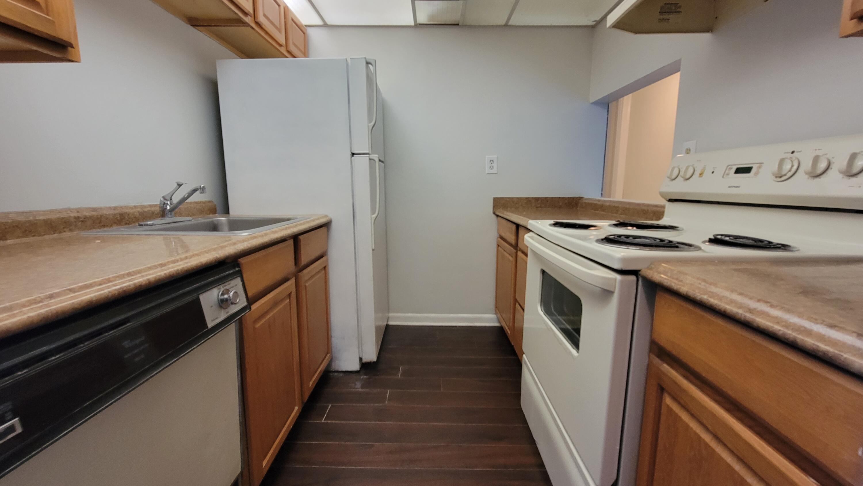 PRESIDENTIAL GOLFVIEW CONDO - Residential