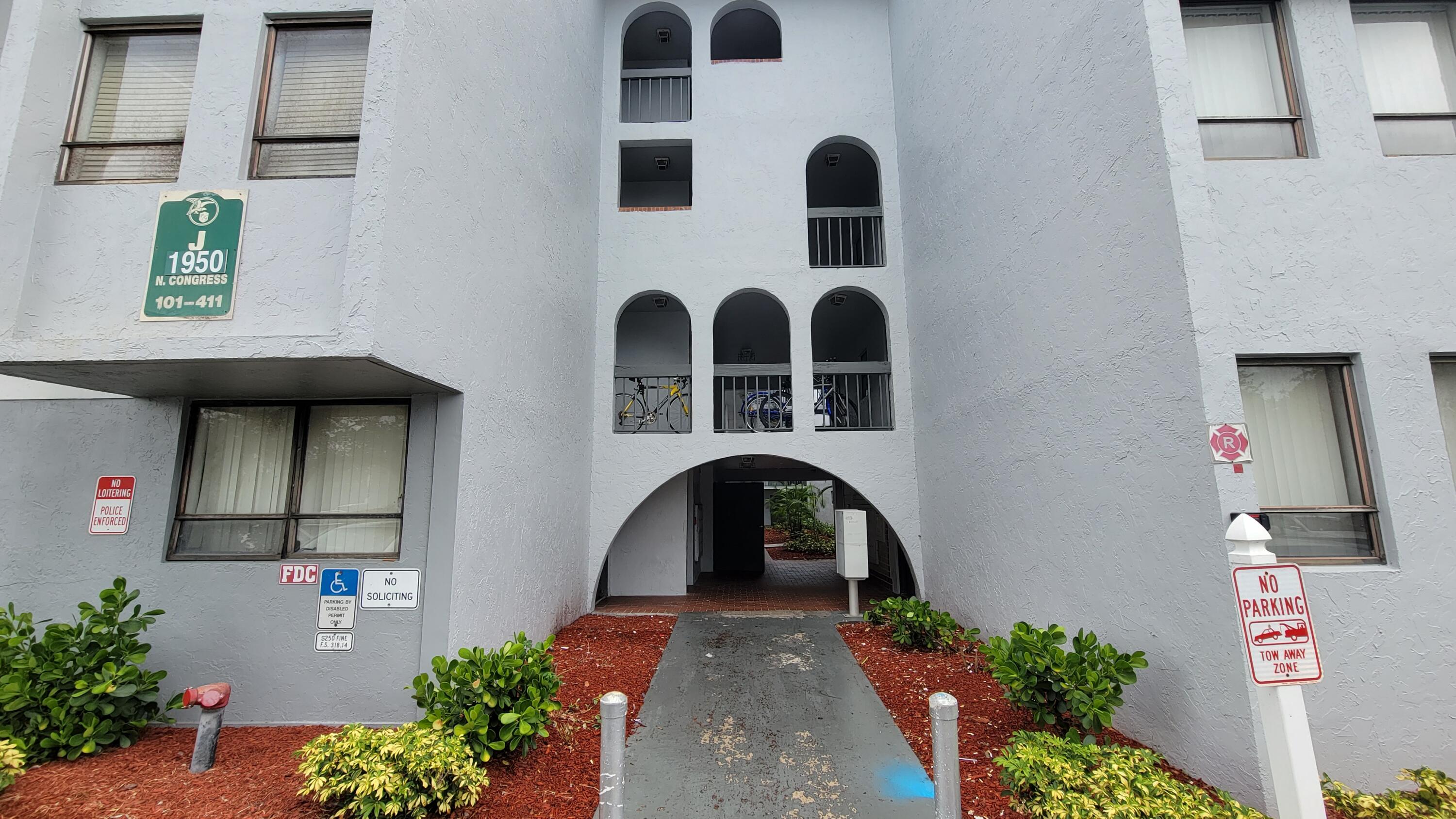 PRESIDENTIAL GOLFVIEW CONDO - Residential